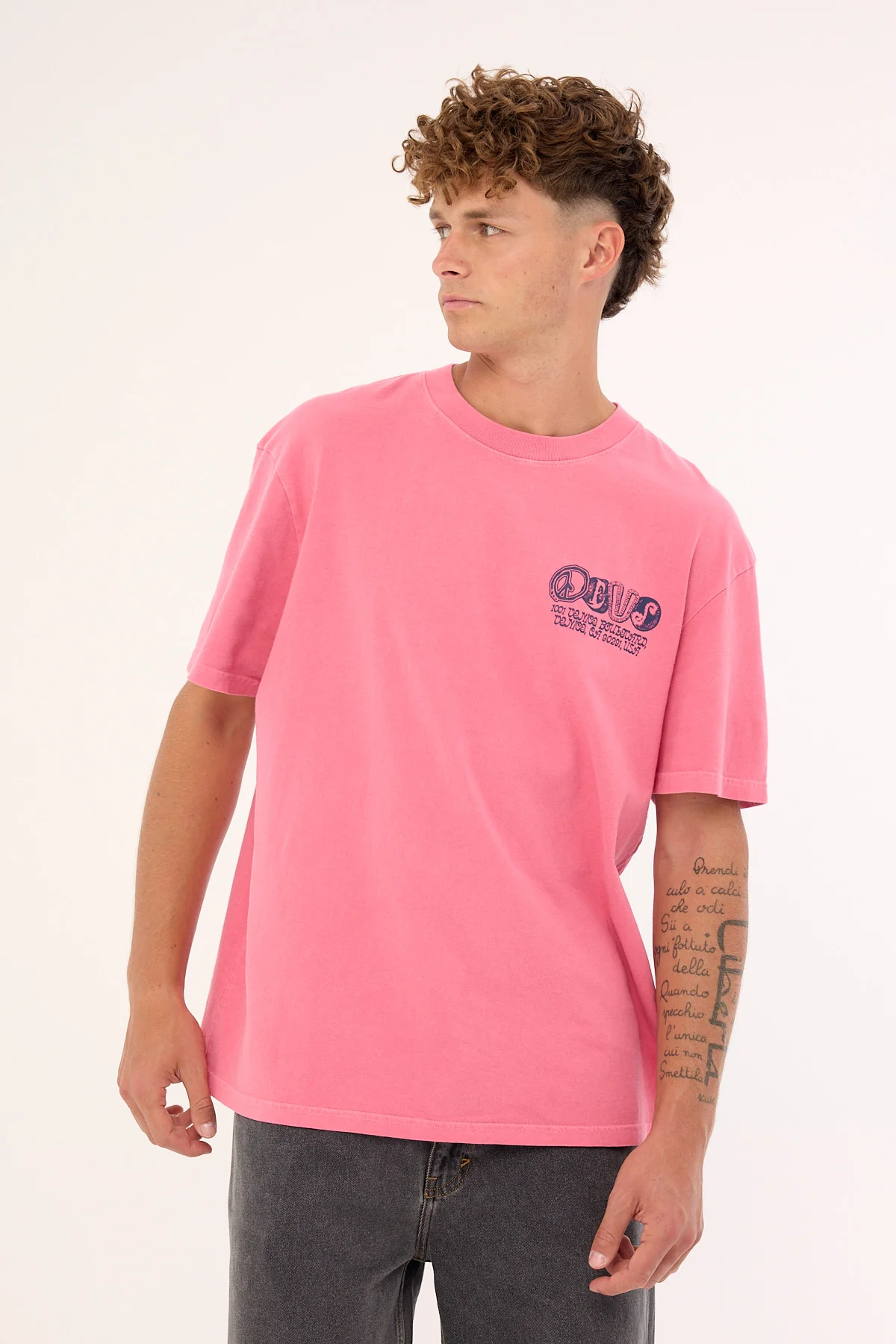 Deus Ex Machina Labyrinth Tee Raspberry - Image 4