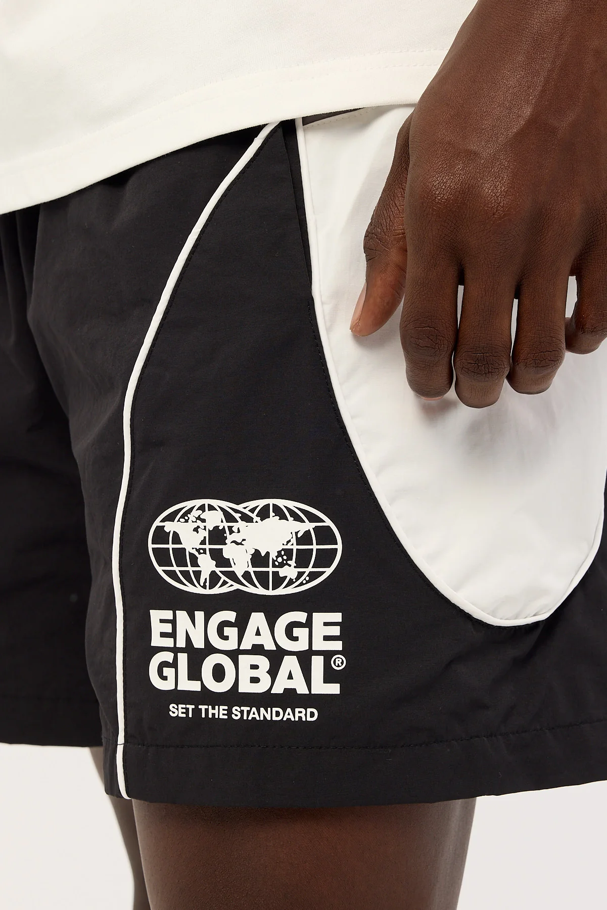 Engage Global Panel Short Black - Image 6