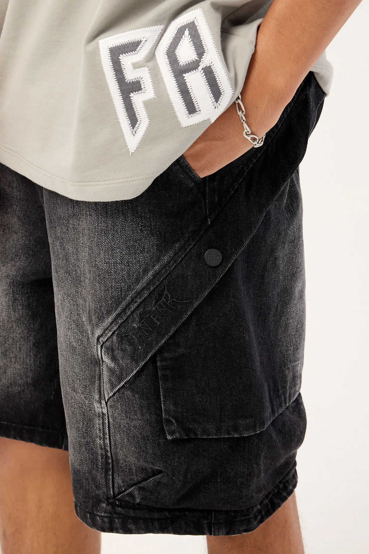 Front Runner Cargo Pocket Short Washed Grey - Image 4