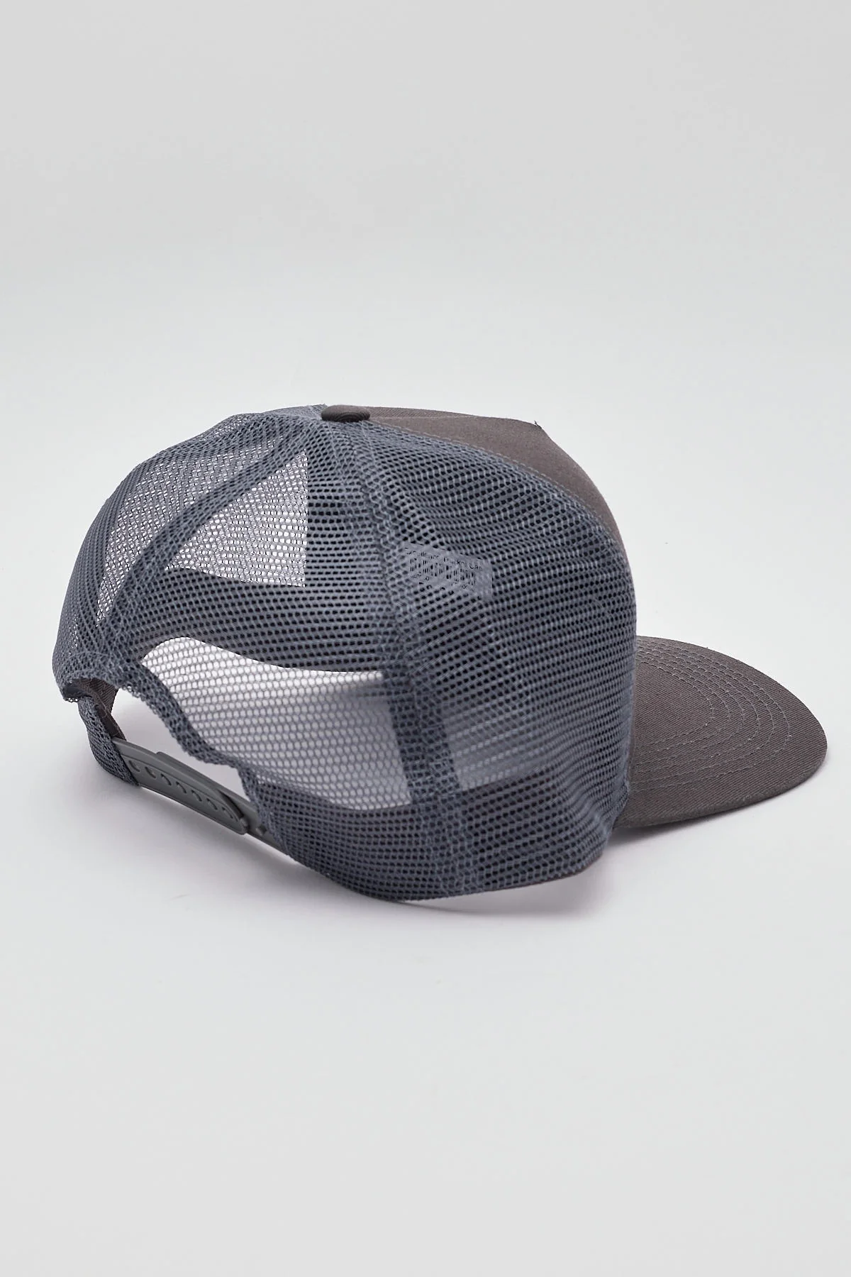 Front Runner Excellence Trucker Cap Coal - Image 3