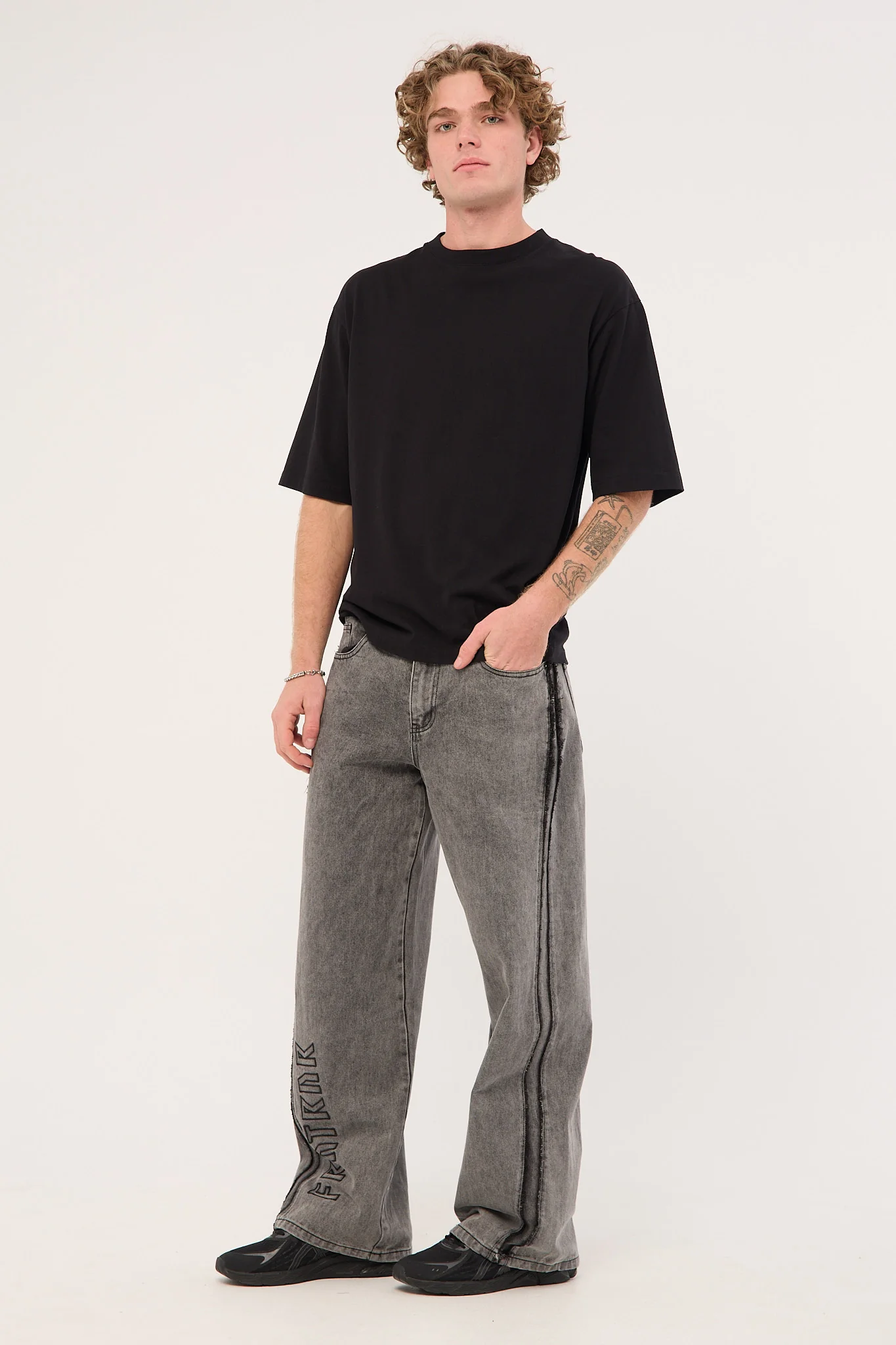 Front Runner FRNTRNR Baggy Jean Washed Black - Image 3