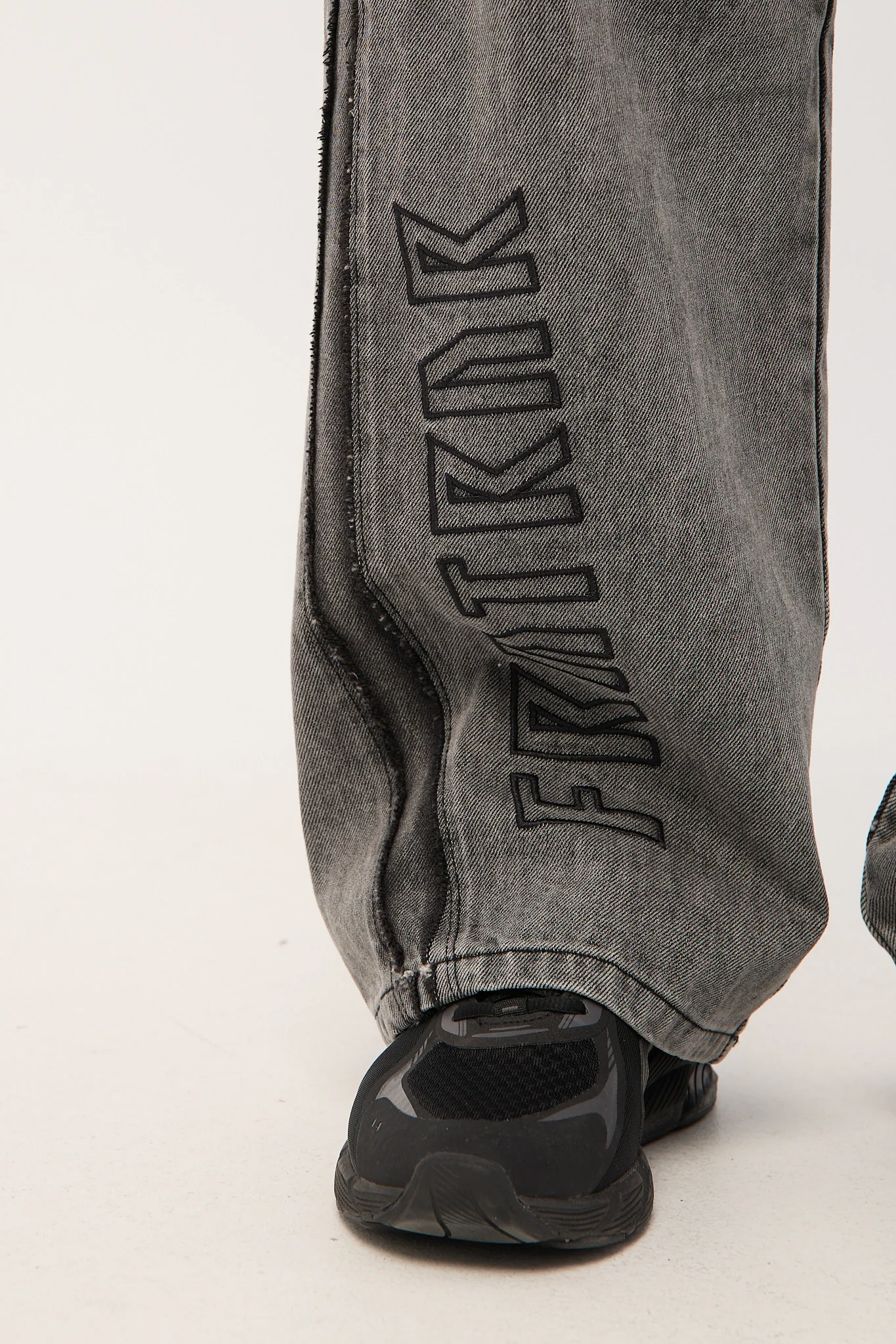 Front Runner FRNTRNR Baggy Jean Washed Black - Image 8