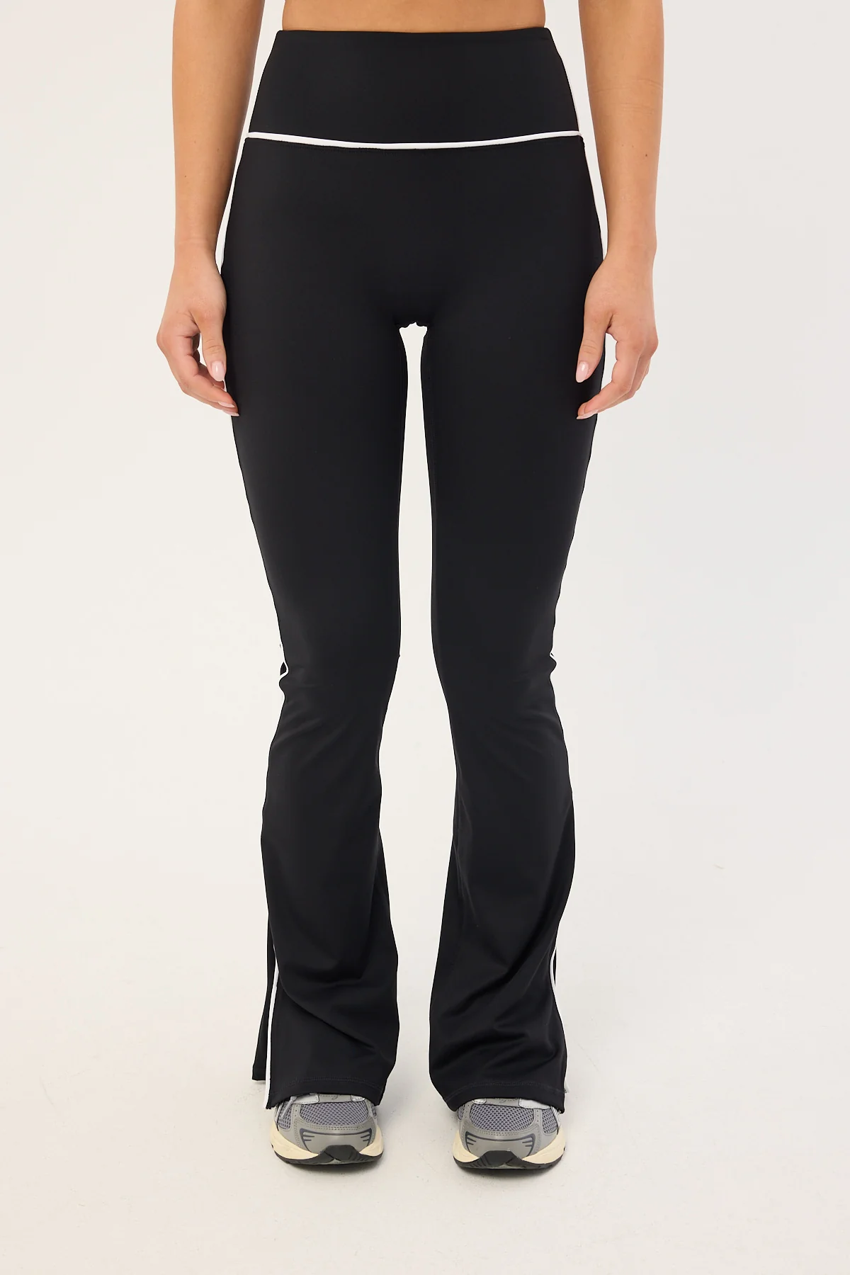 Front Runner FRNTRNR Contour Flare Leggings Black - Image 7