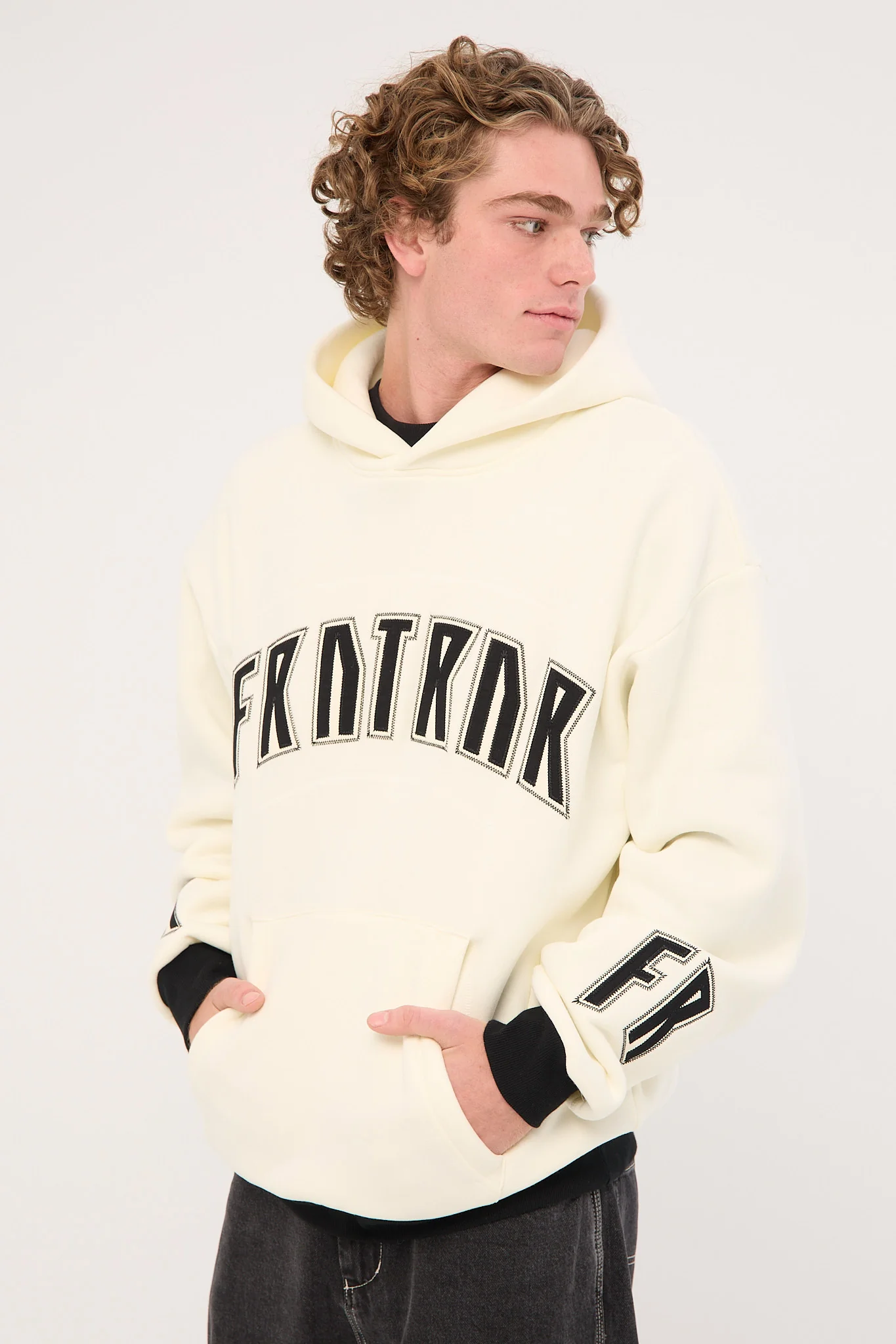 Front Runner FRNTRNR Hoodie Vanilla - Image 3