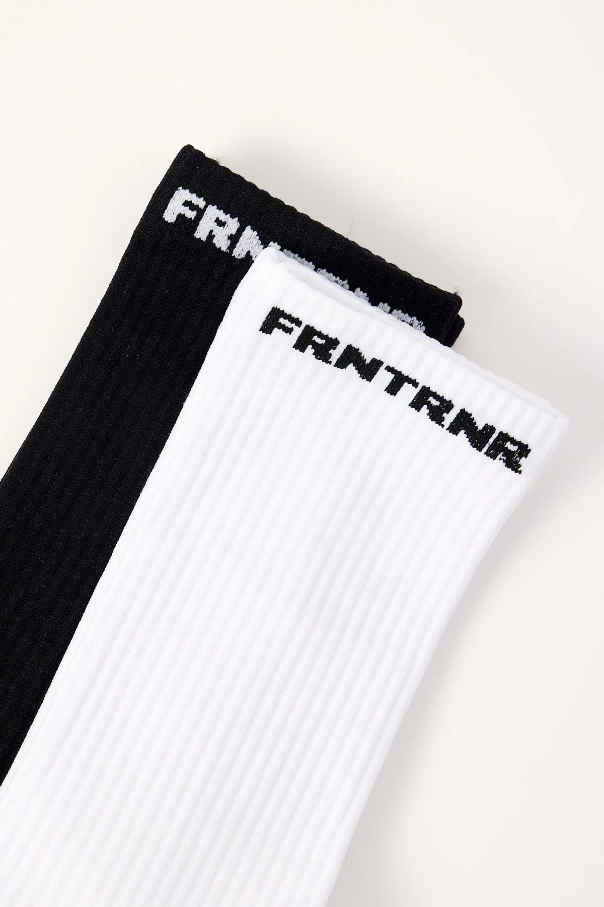 Front Runner FRNTRNR Socks 2 Pack Black/White - Image 2