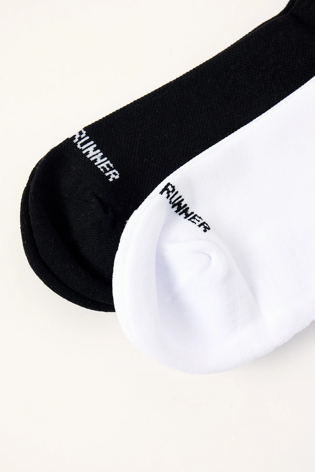 Front Runner FRNTRNR Socks 2 Pack Black/White - Image 3