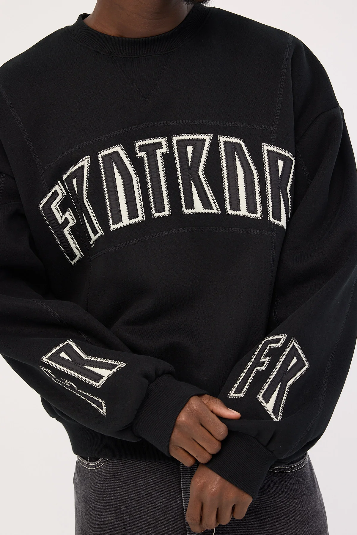 Front Runner FRTNRNR Crewneck Black - Image 4