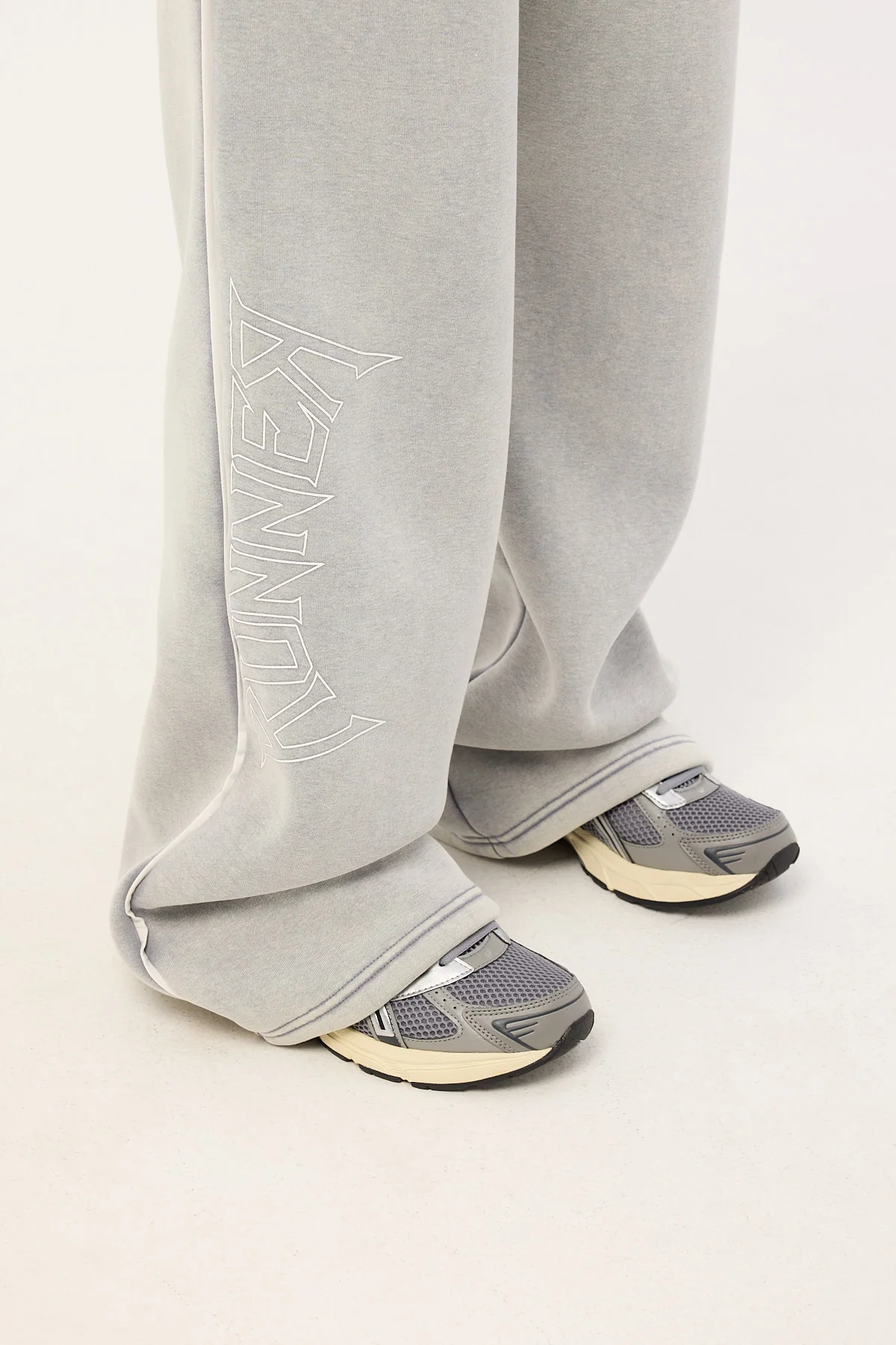 Front Runner Hypercore Wide Leg Tracke Pant Concrete - Image 9