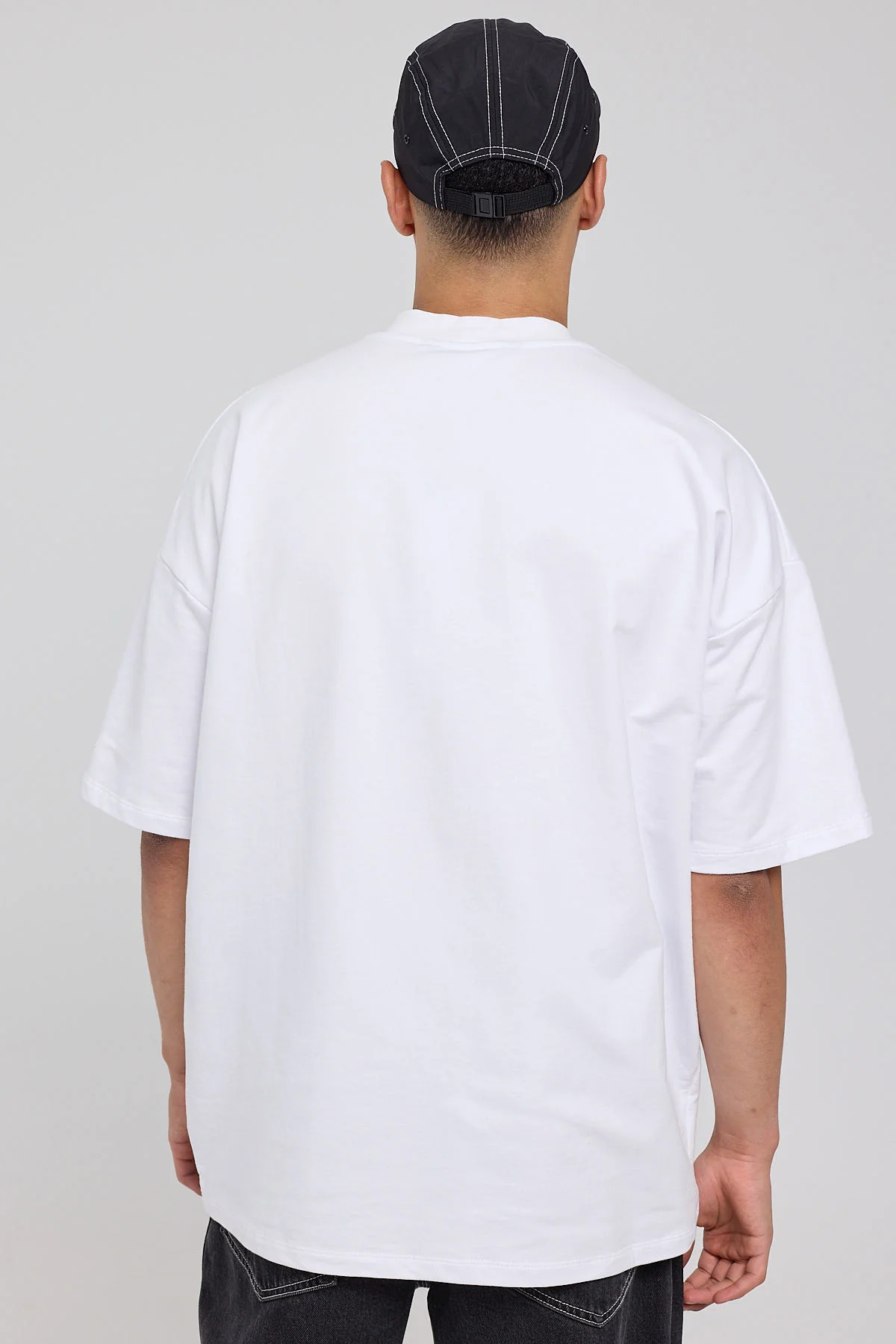 Front Runner Legends Division Tee White - Image 4