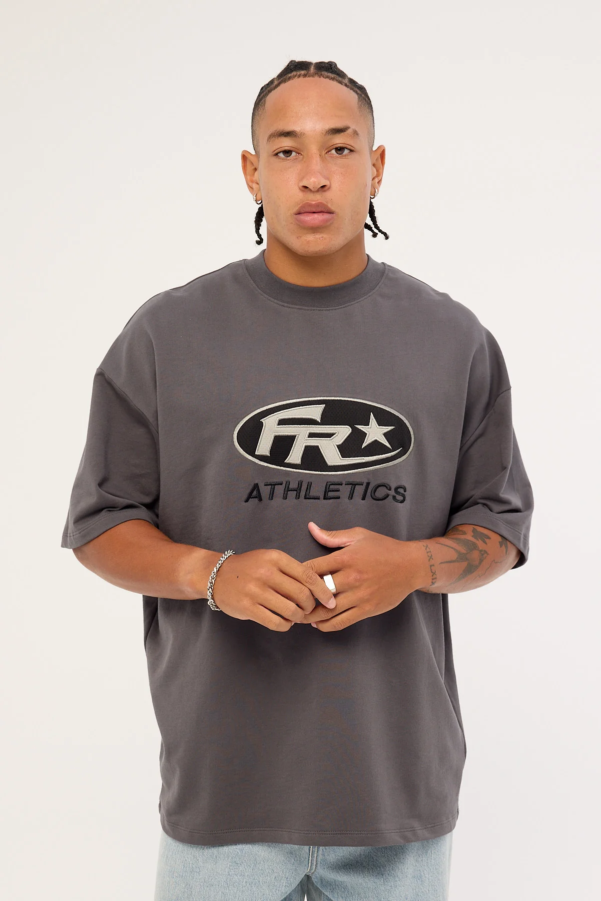 Front Runner Resilience Tee Charcoal - Image 3