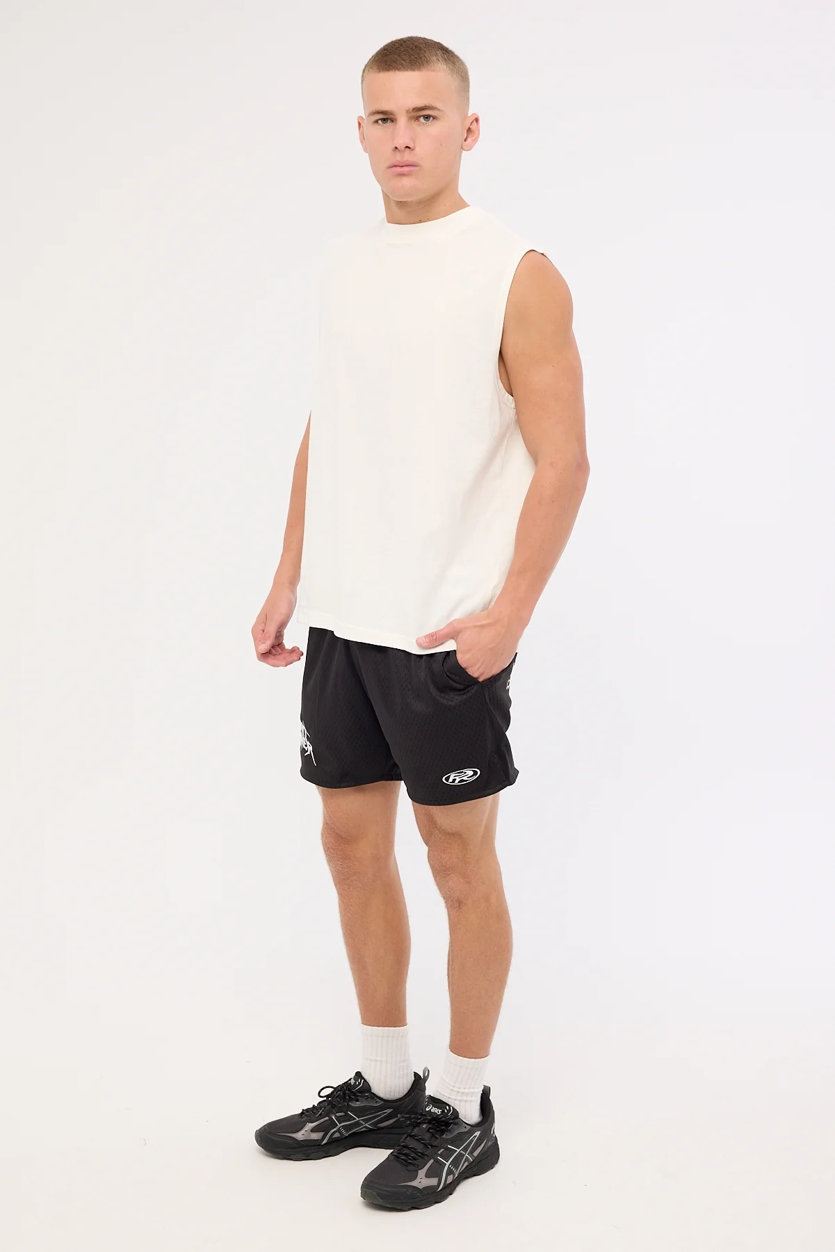Front Runner Runner Mesh Short Black - Image 3