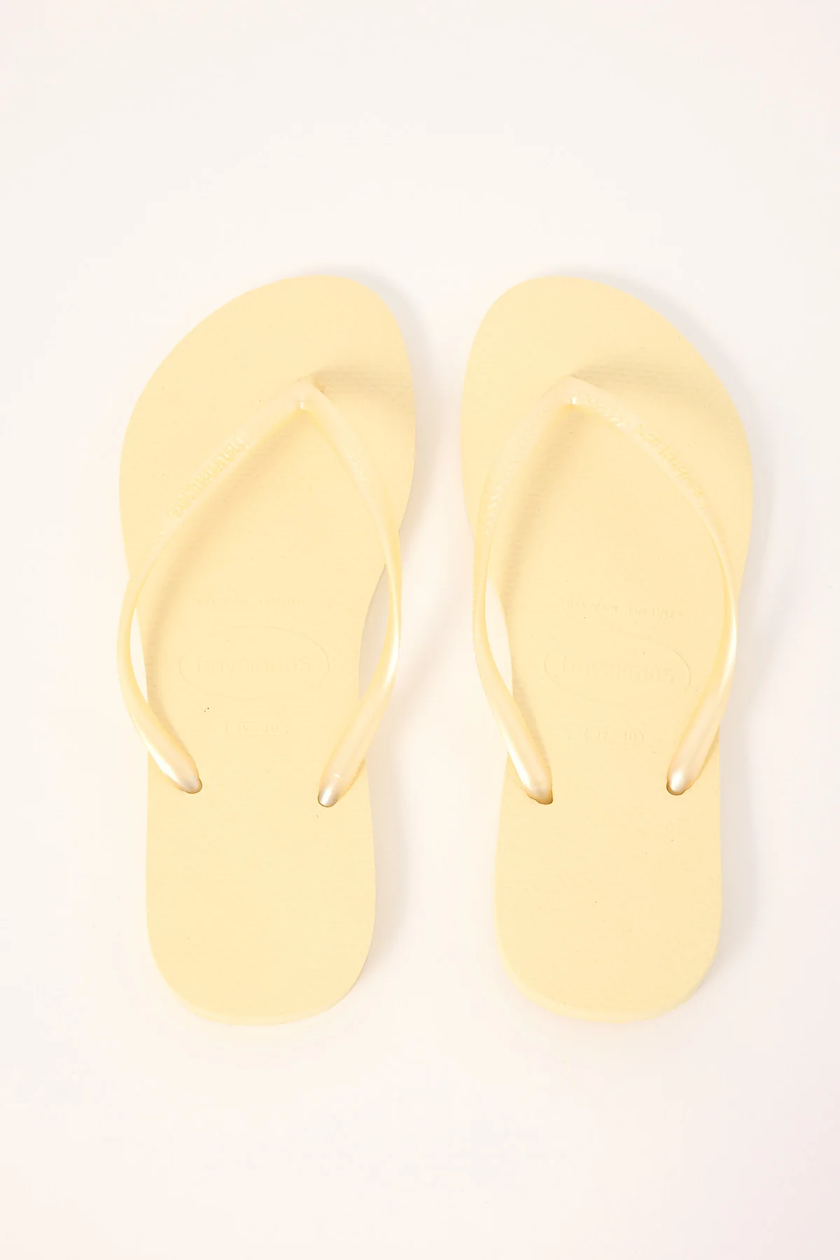 Havaianas Slim Basic Thong Buttercream - Image 2