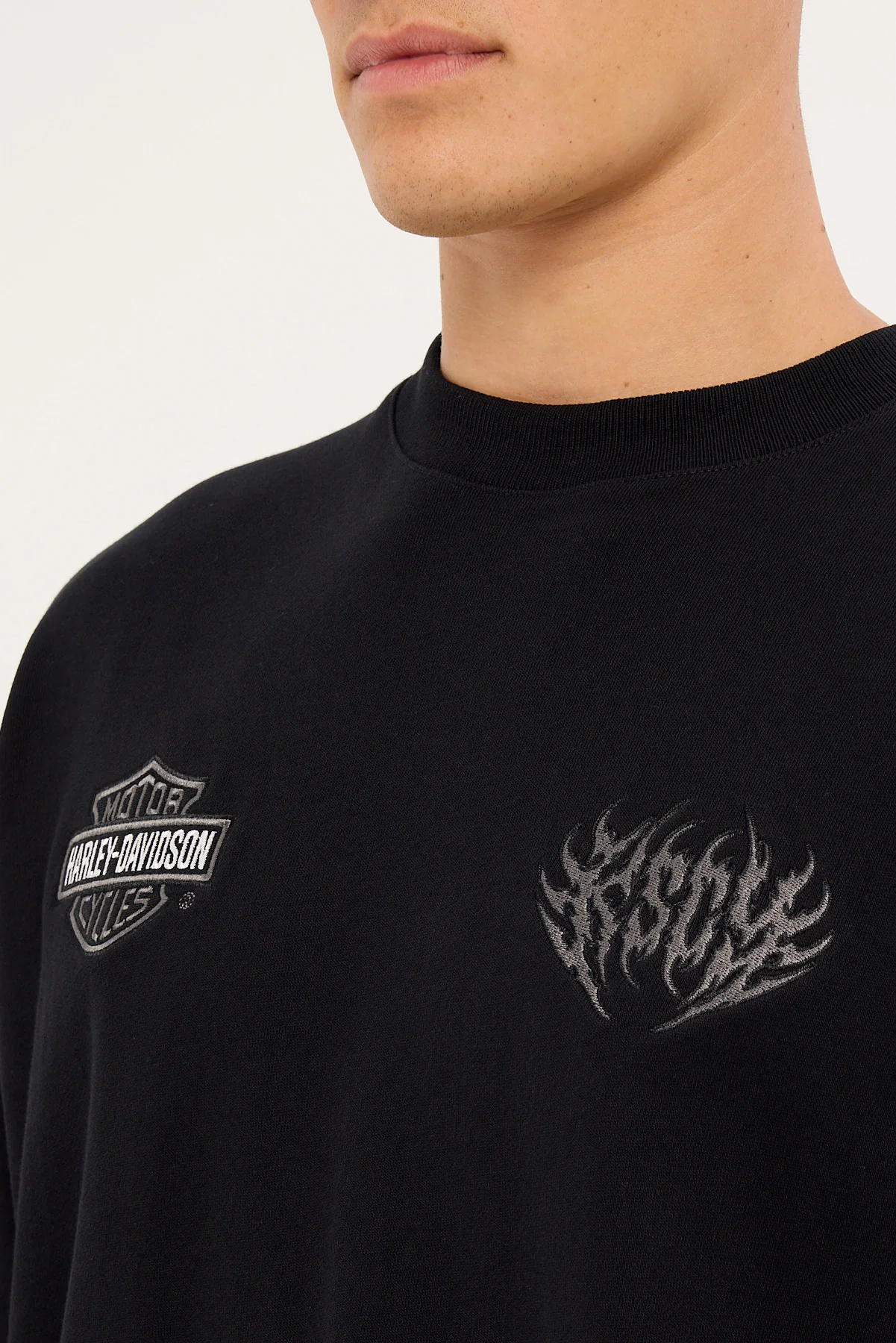 Kiss Chacey KSCY x Harley Davidson Outlaw Loopback Street Tee Jet Black - Image 4