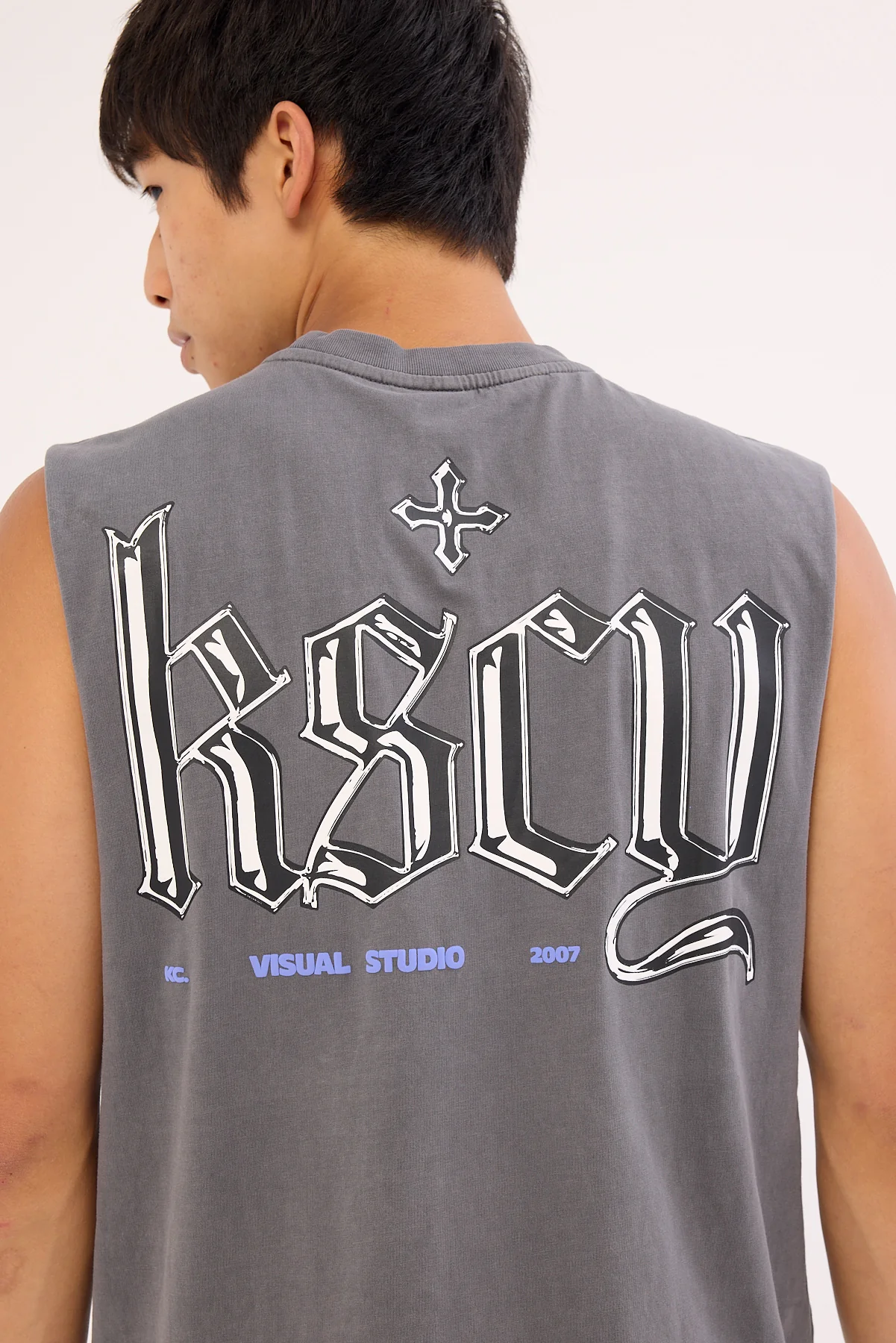 Kiss Chacey Studio Relaxed Muscle Pigment Charcoal - Image 5