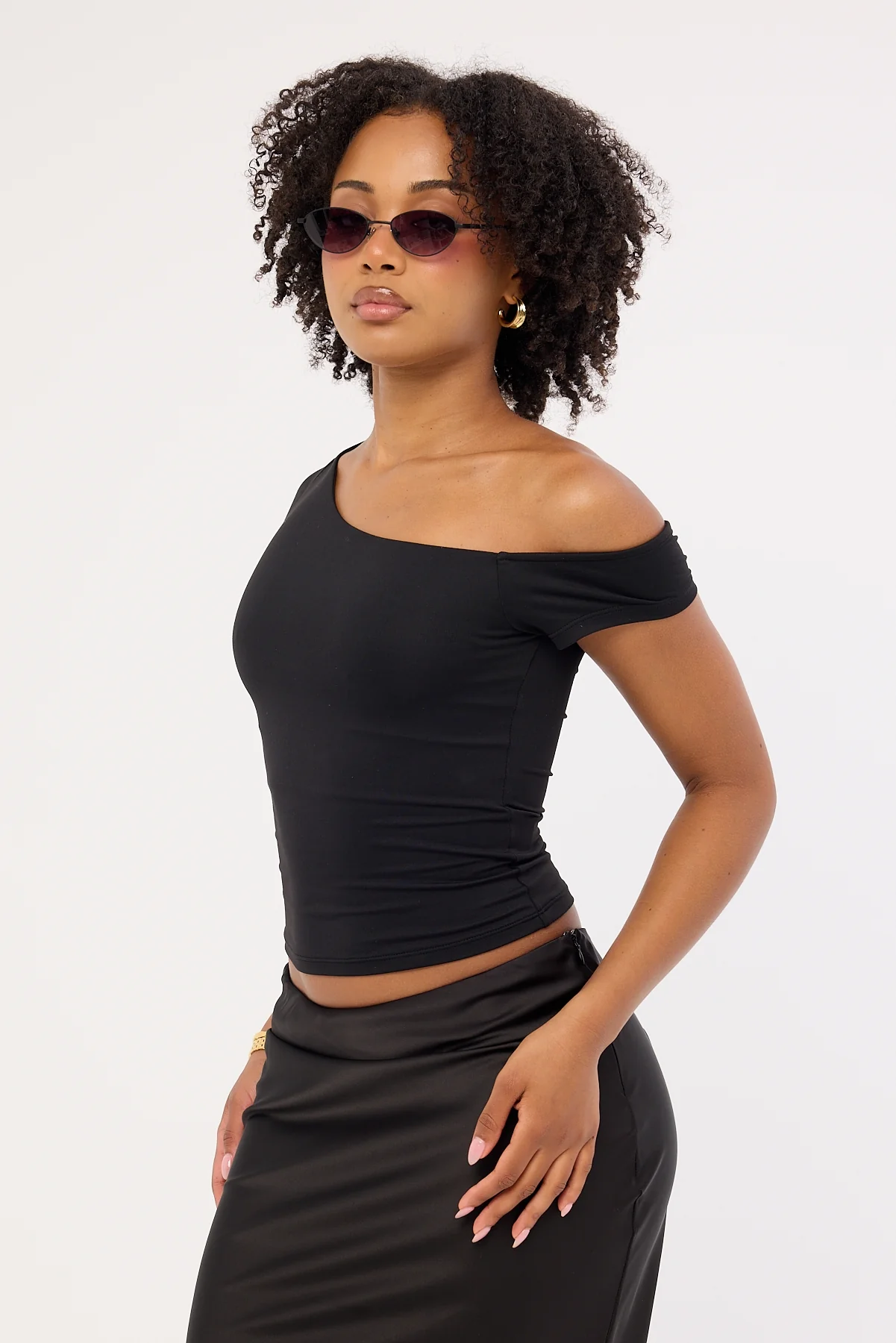 L&t Jude Off Shoulder T-shirt Black - Image 5