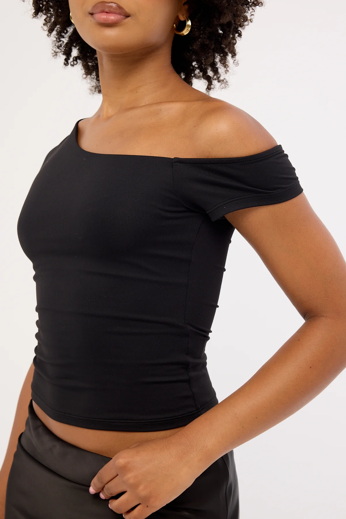 L&t Jude Off Shoulder T-shirt Black - Image 6
