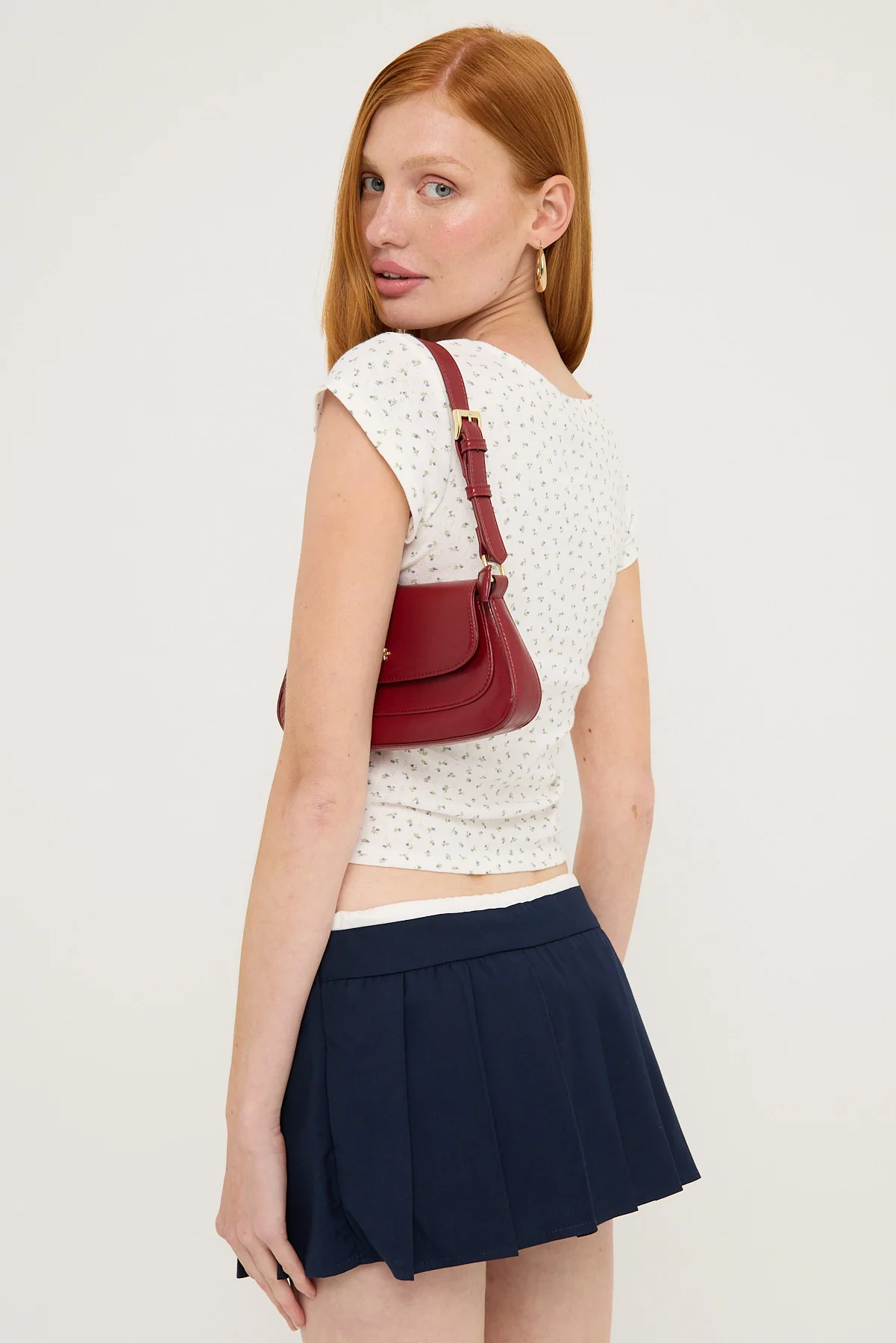 L&t Micro Floral Scoop Neck Tee White Print - Image 4