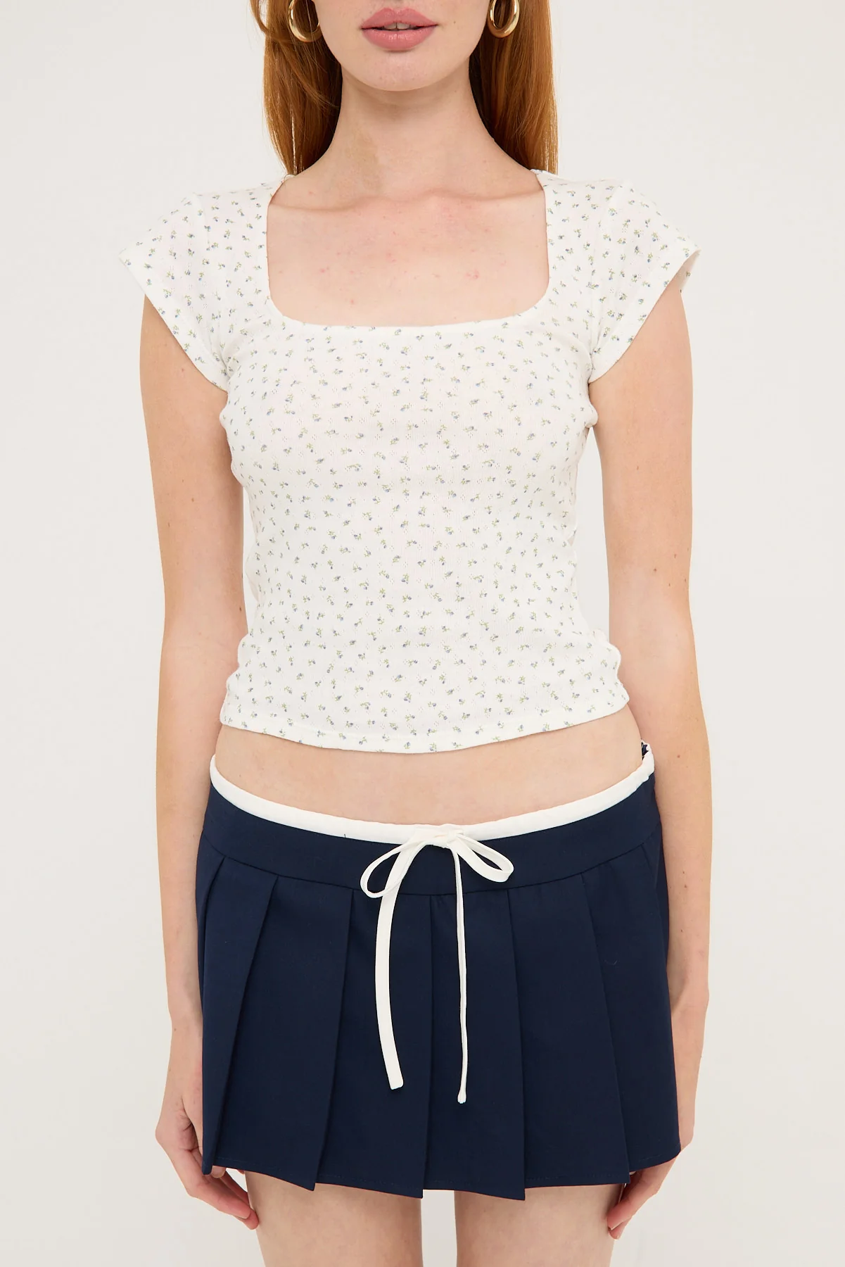 L&t Micro Floral Scoop Neck Tee White Print - Image 7