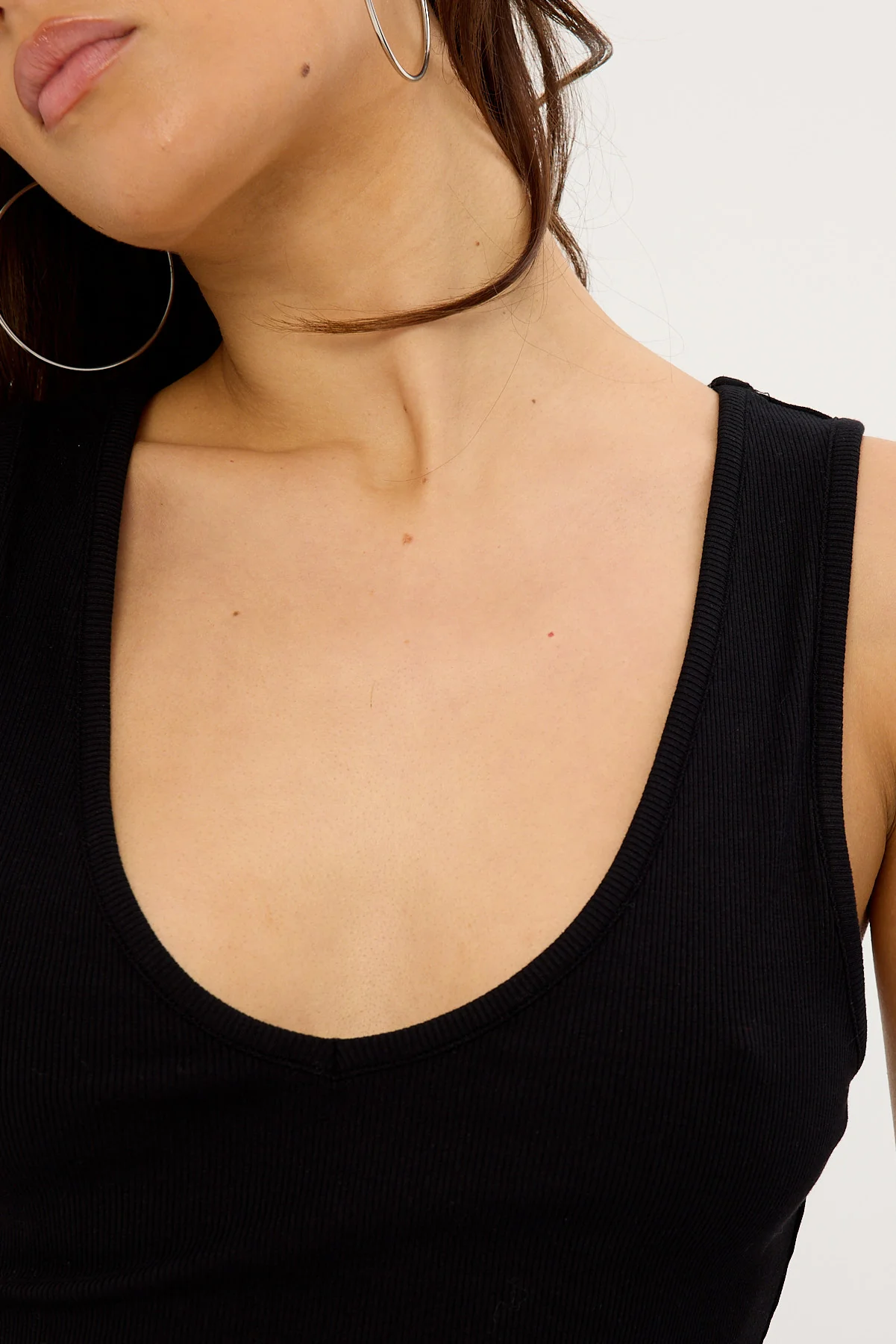 L&t Sharni V Neck Tank Top Black - Image 3
