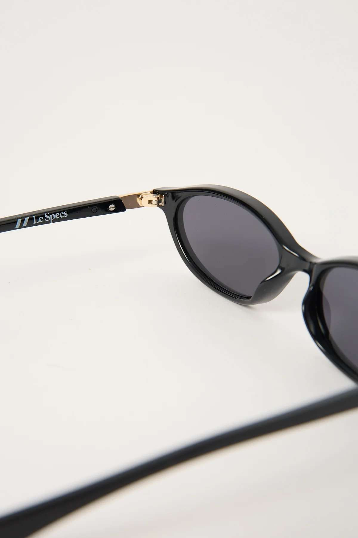 Le Specs Duskfall Black/Smoke Mono - Image 3