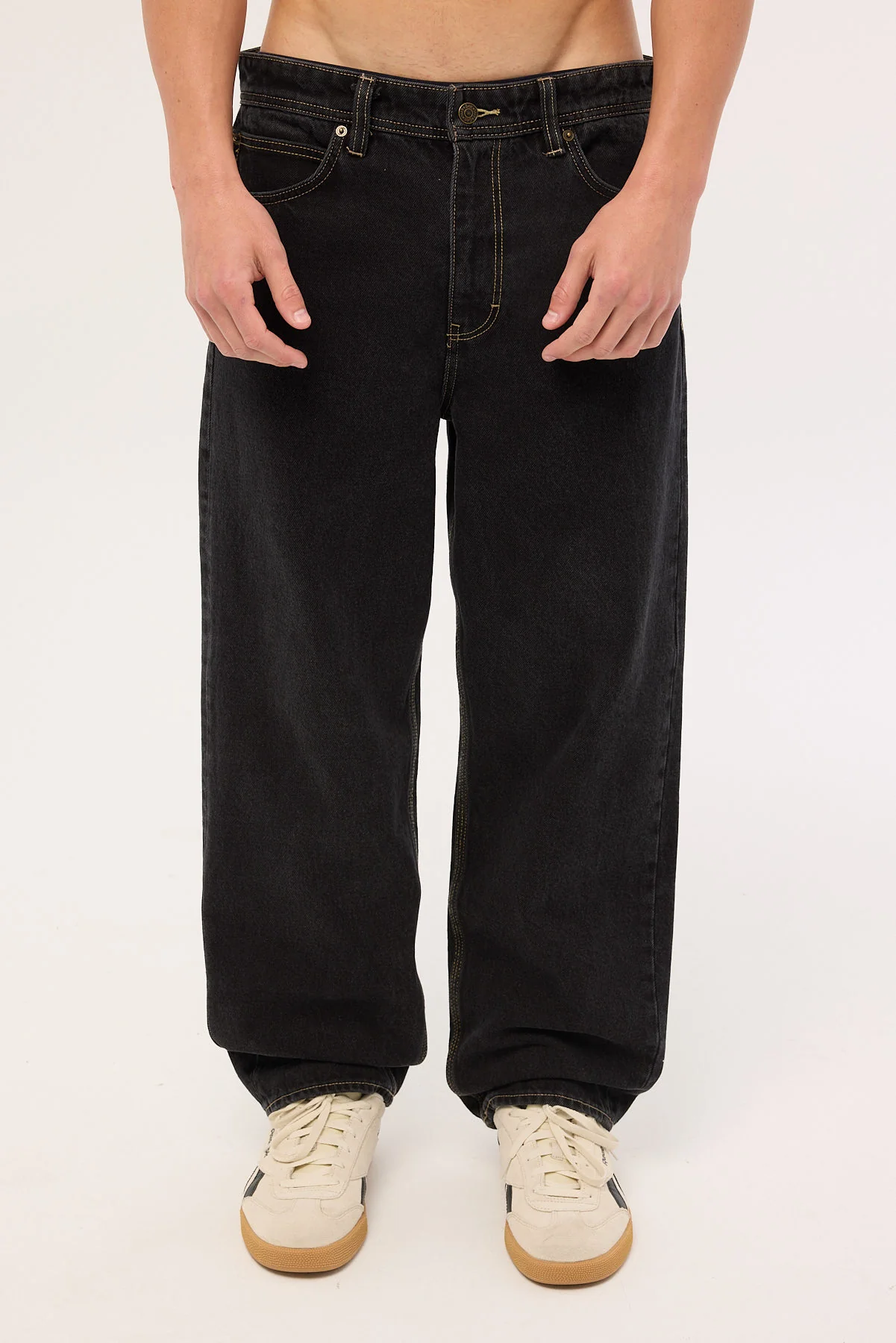 Lee L-Four Black Superused - Image 8