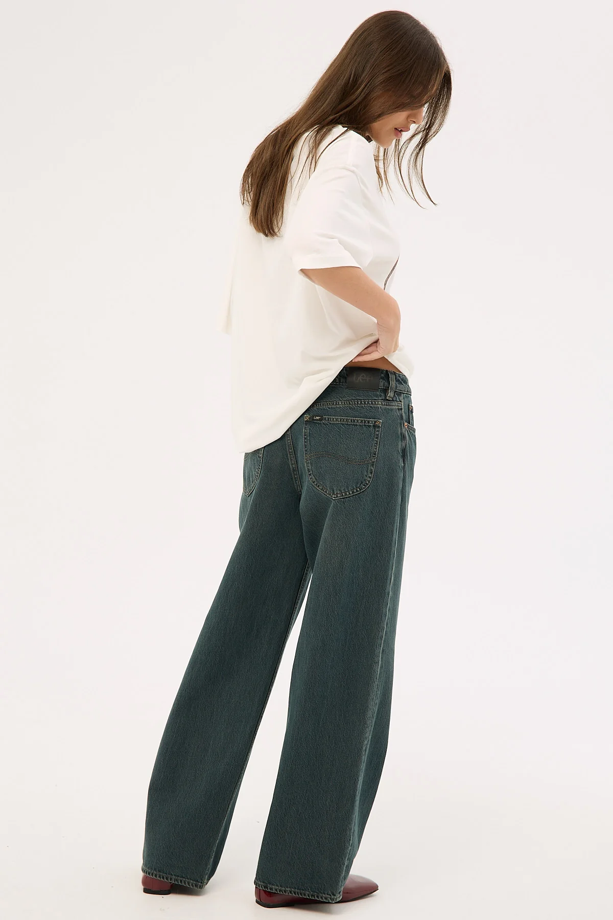 Lee Low Slouch Jean Smoked Tea - Image 5
