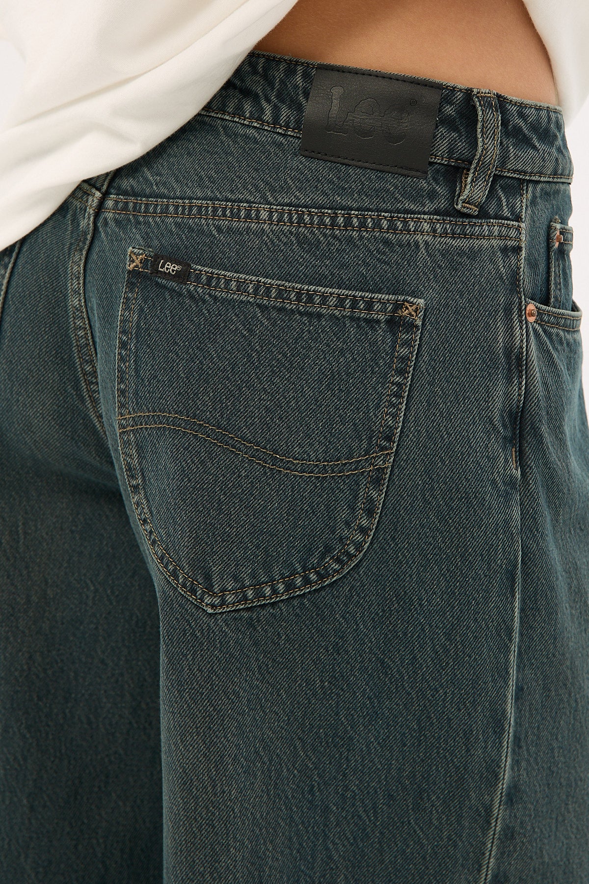 Lee Low Slouch Jean Smoked Tea - Image 7