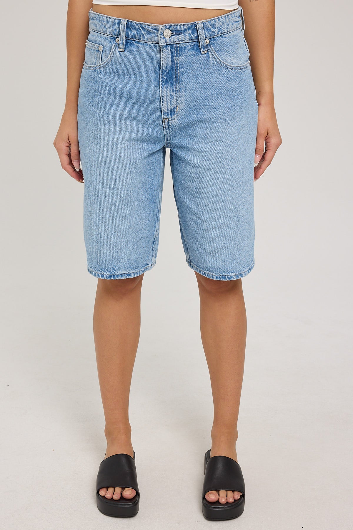 Lee Low Slouch Jort Crystal Blue - Image 5