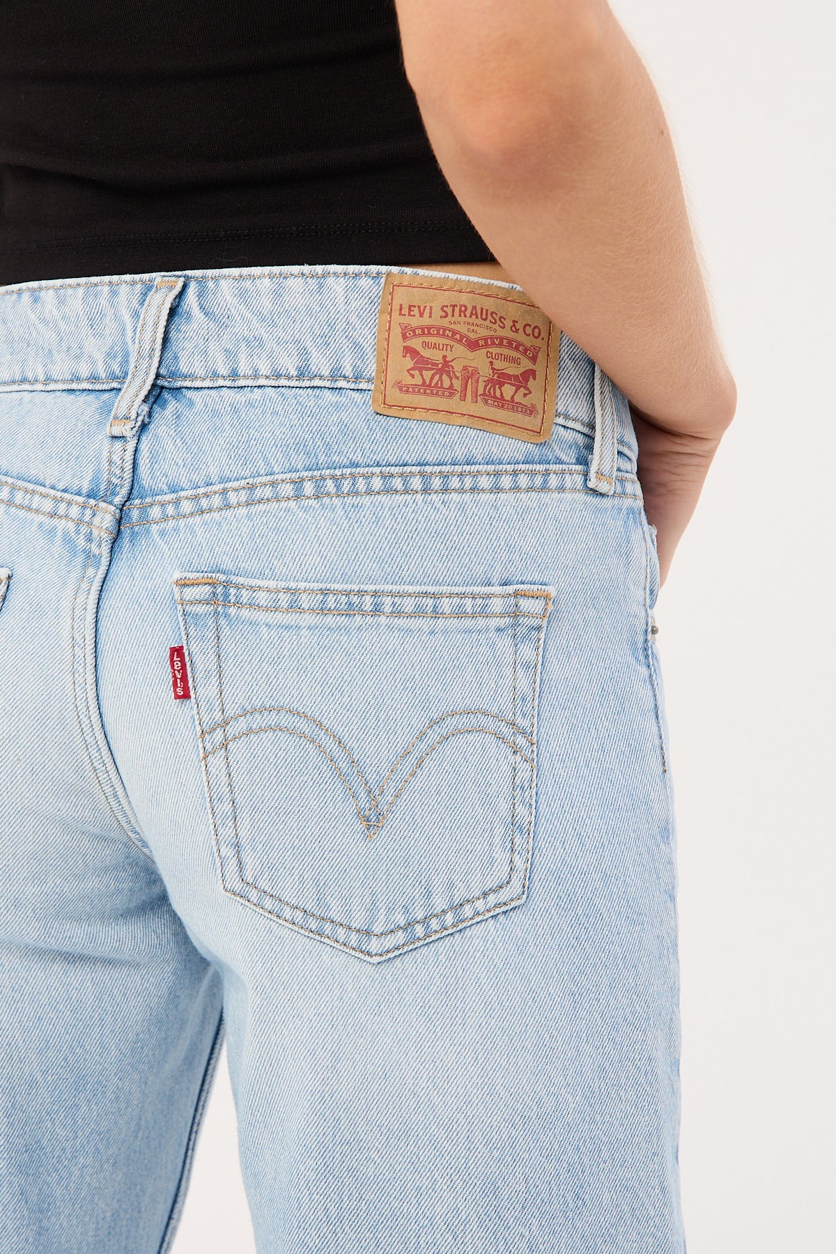 Levi's Superlow Loose Jean Abraided Art - Image 6