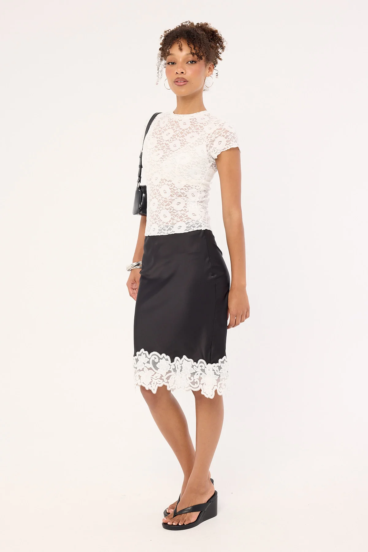 Lioness Anchored Midi Skirt Noir - Image 5