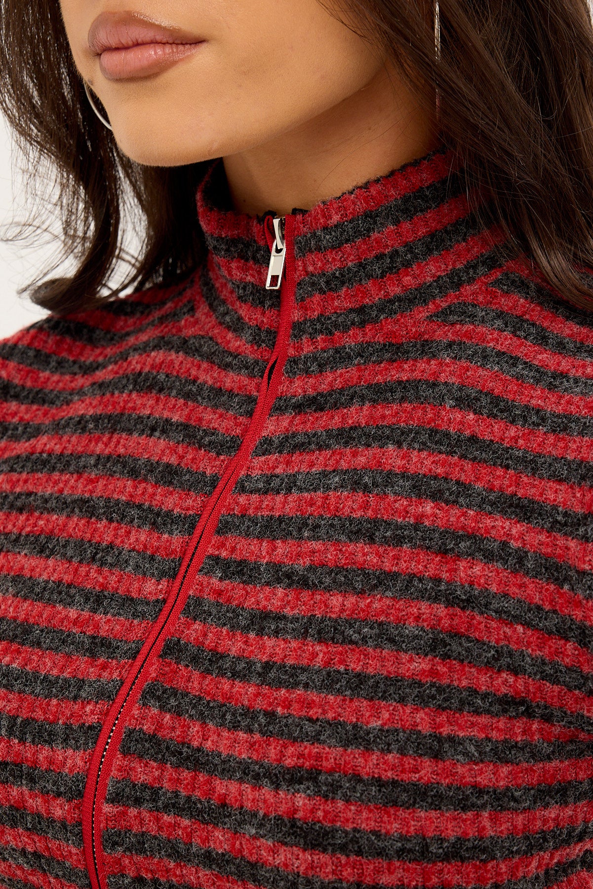 Lioness Apex Jacket Crimson Stripe - Image 3