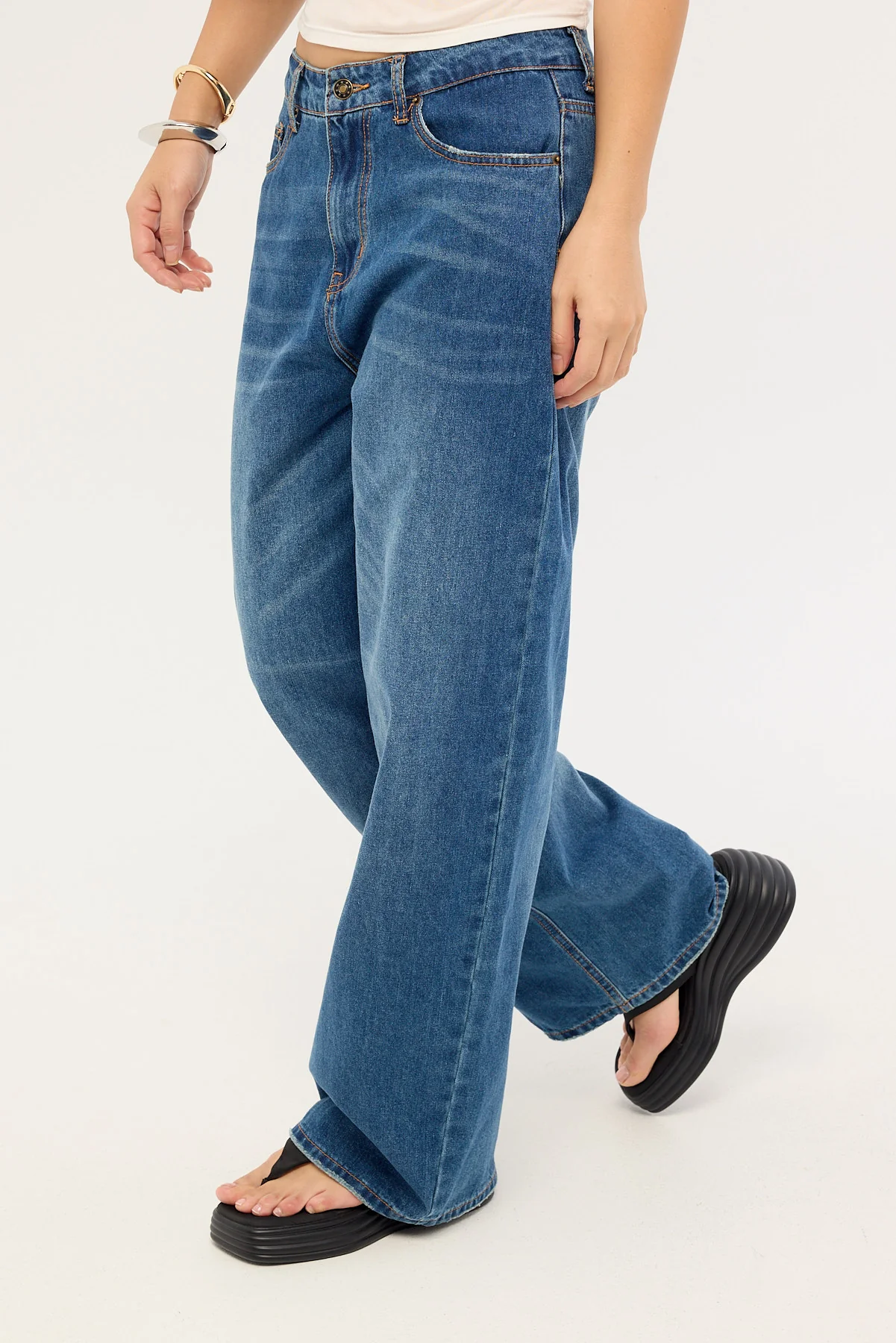 Lioness Evolve Jean Mid Blue - Image 3