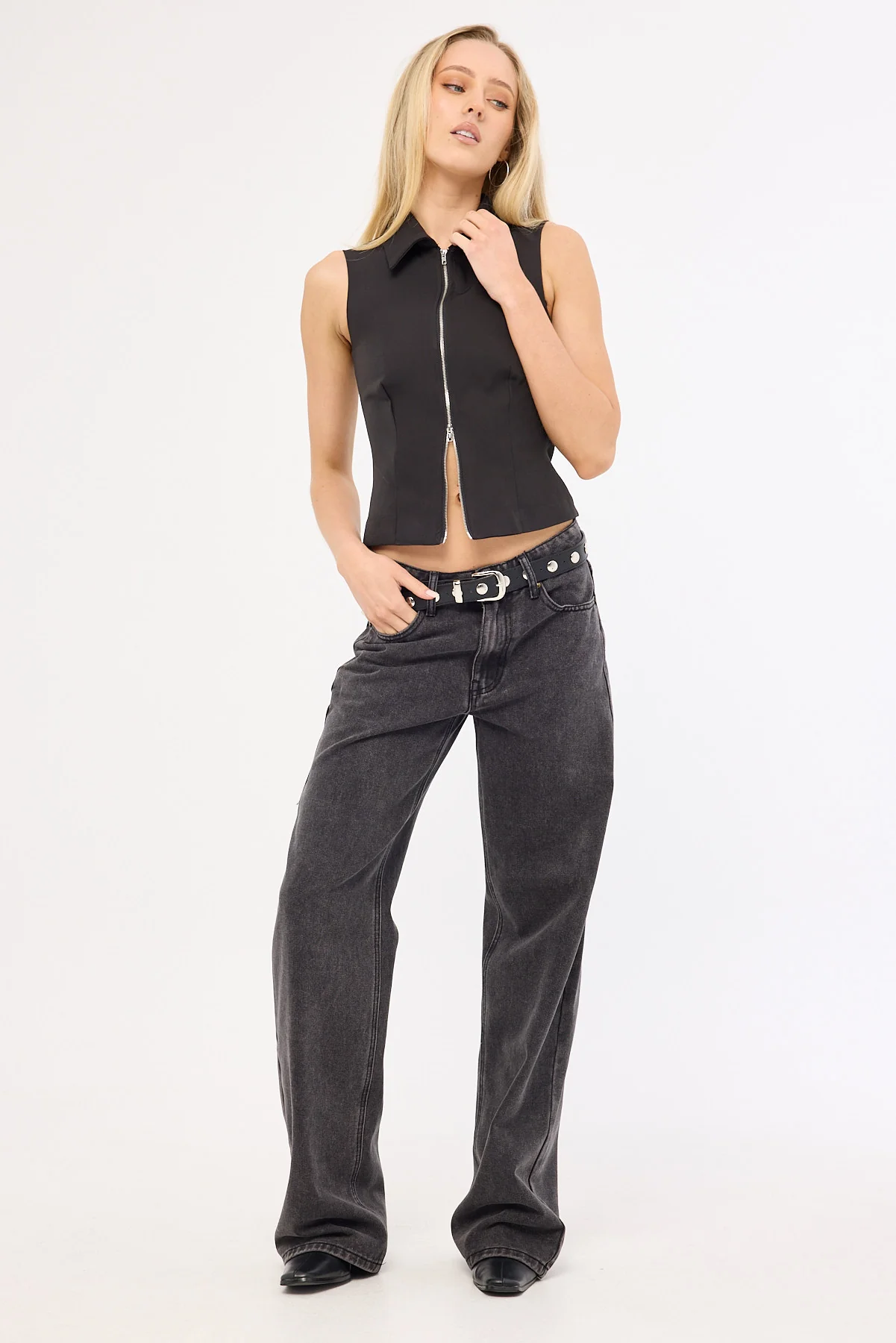 Lioness Rising Jean Washed Onyx