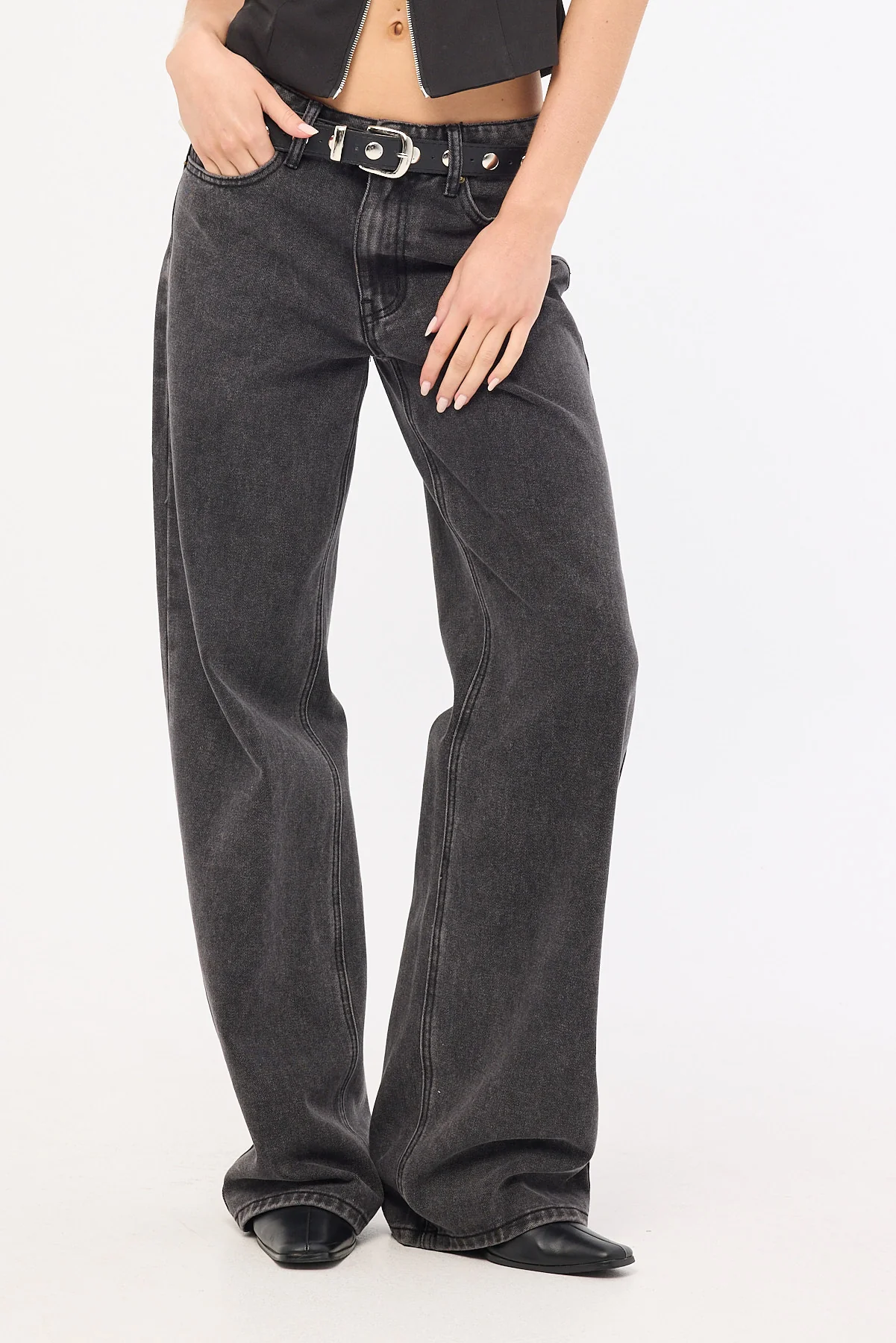 Lioness Rising Jean Washed Onyx - Image 2