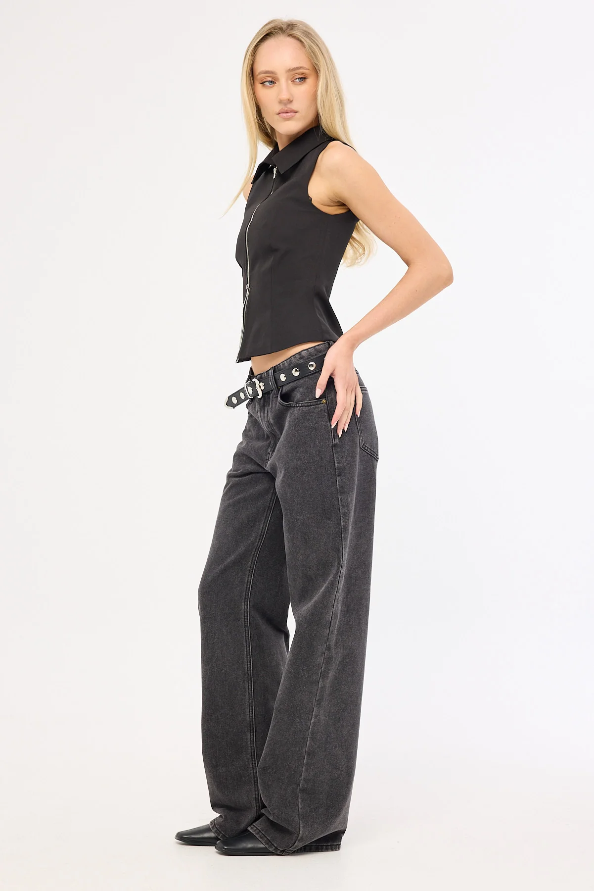 Lioness Rising Jean Washed Onyx - Image 3