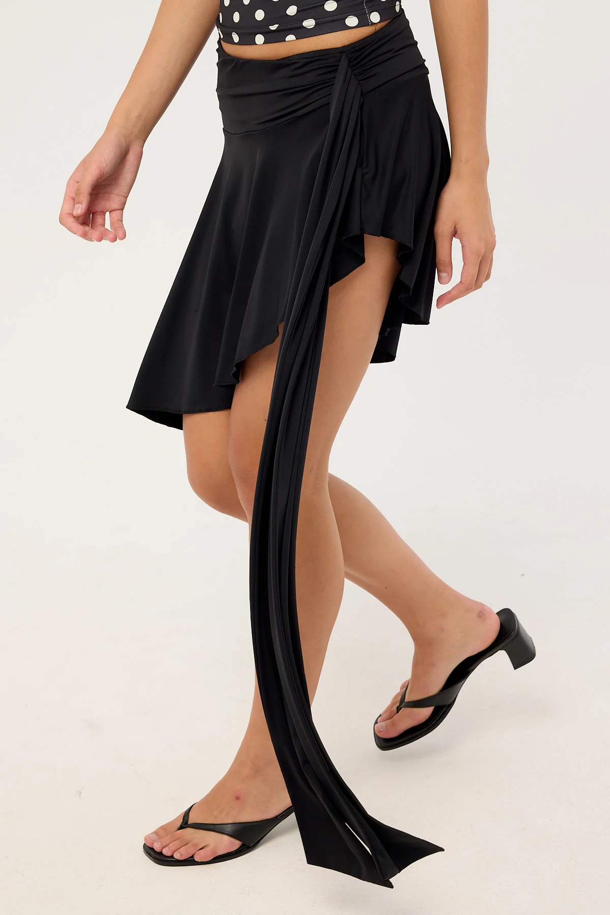 Lioness Safari Midi Skirt Noir - Image 3