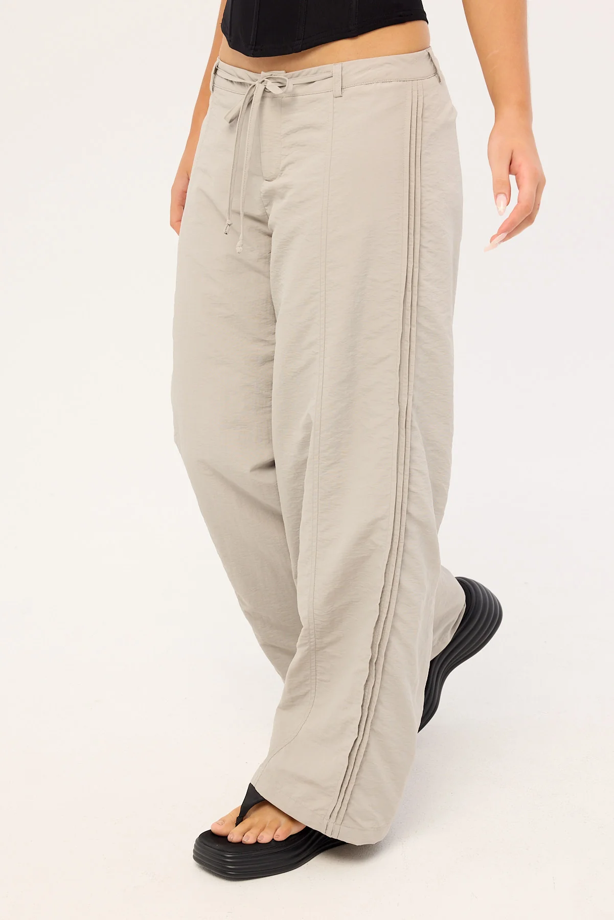 Luck & Trouble Briar Low rise Wide Leg Pant Grey - Image 3