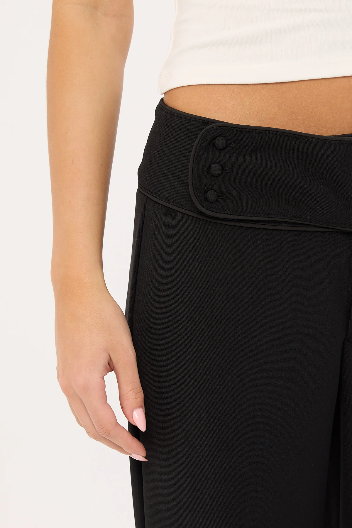 Luck & Trouble Marcia Mid Rise Pant Black - Image 4