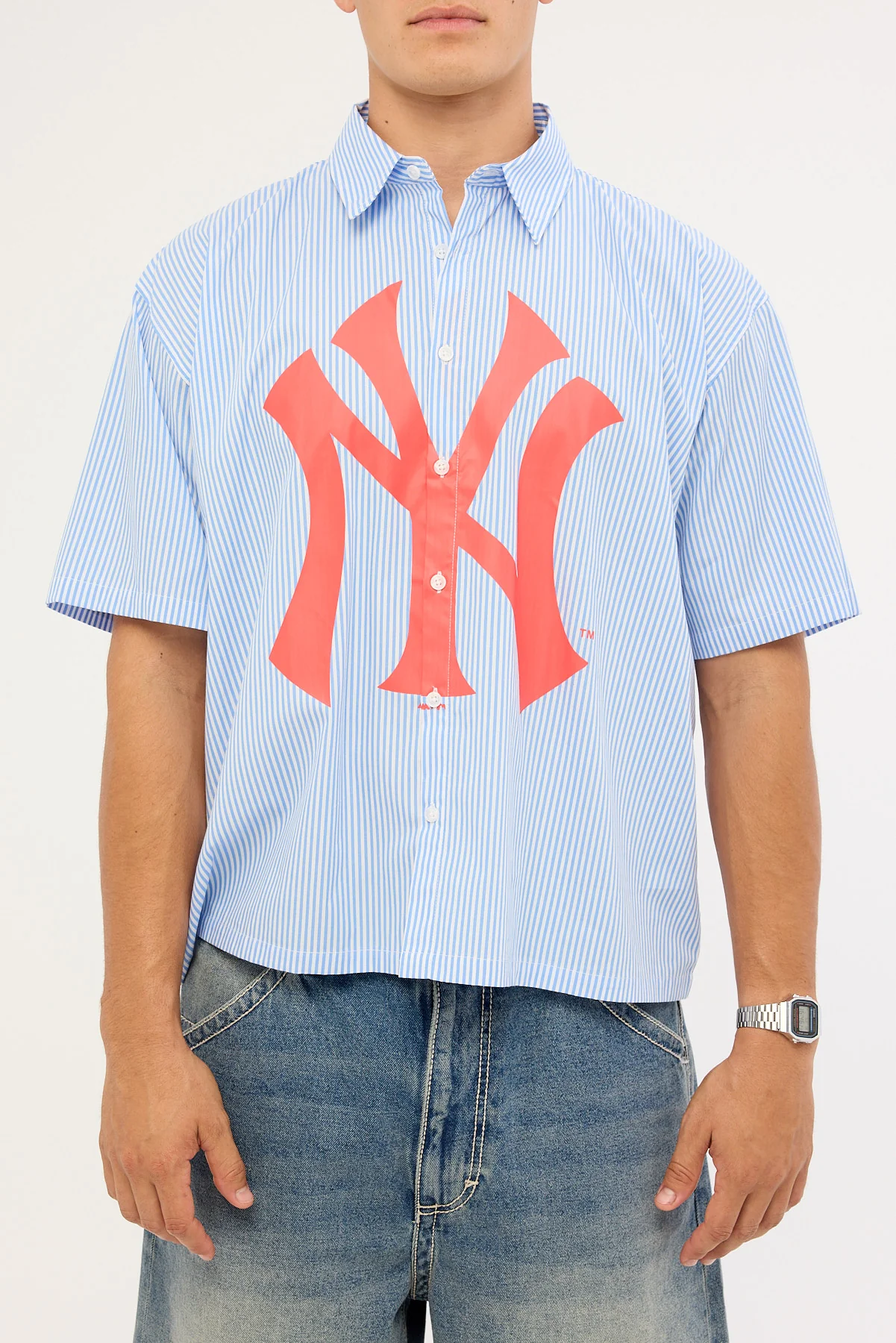 Majestic Athletic NY Yankees Graphic Boxy Crop Stripe Shirt Blue - Image 7