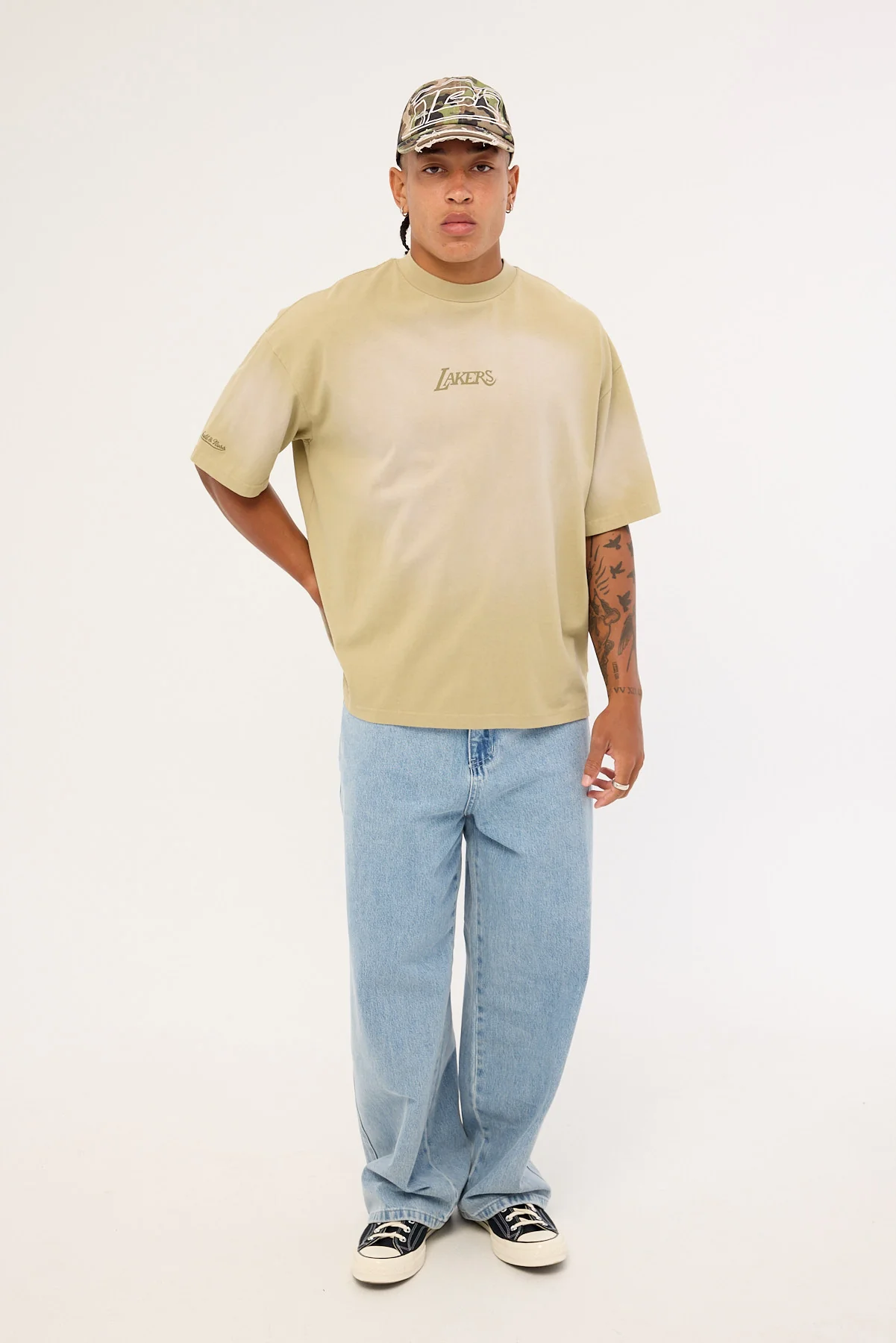 Mitchell & Ness Big Oversized Logo Tee - LA Lakers Gravel Stone - Image 2