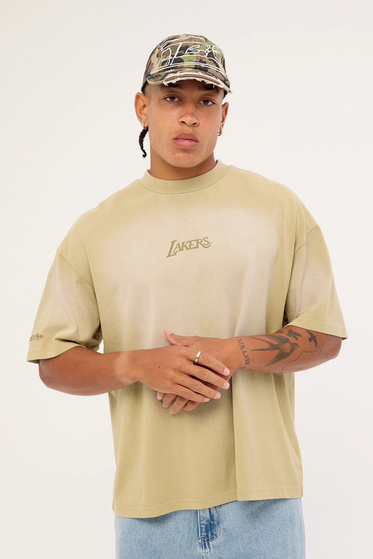 Mitchell & Ness Big Oversized Logo Tee - LA Lakers Gravel Stone - Image 3
