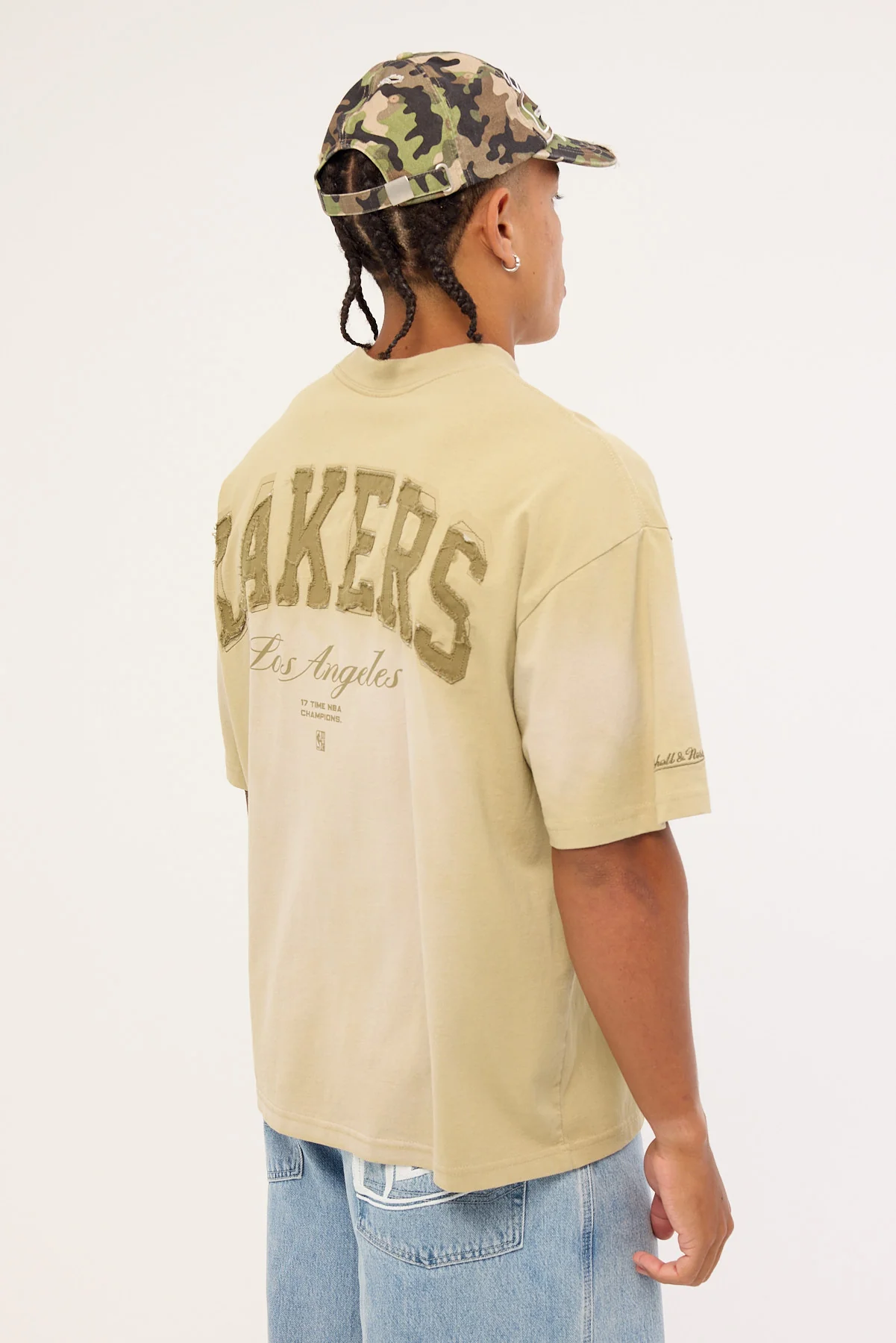 Mitchell & Ness Big Oversized Logo Tee - LA Lakers Gravel Stone - Image 5