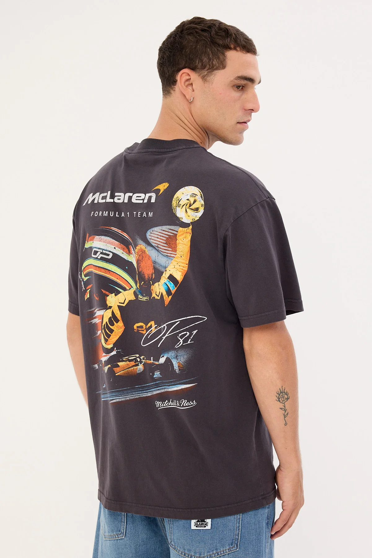 Mitchell & Ness Piastri Signature Tee Washed Black - Image 6