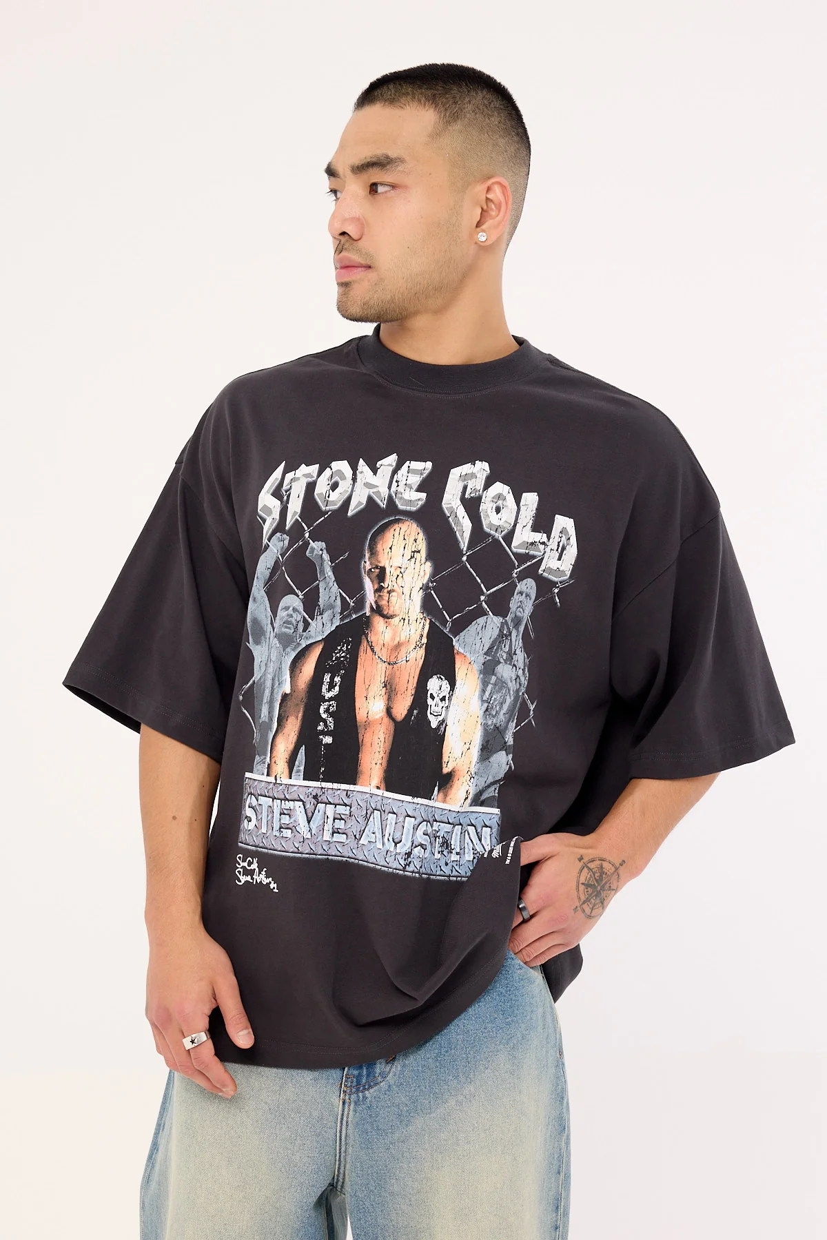 Mitchell & Ness Stone Cold Oversize Boxy Tee Faded Black - Image 2