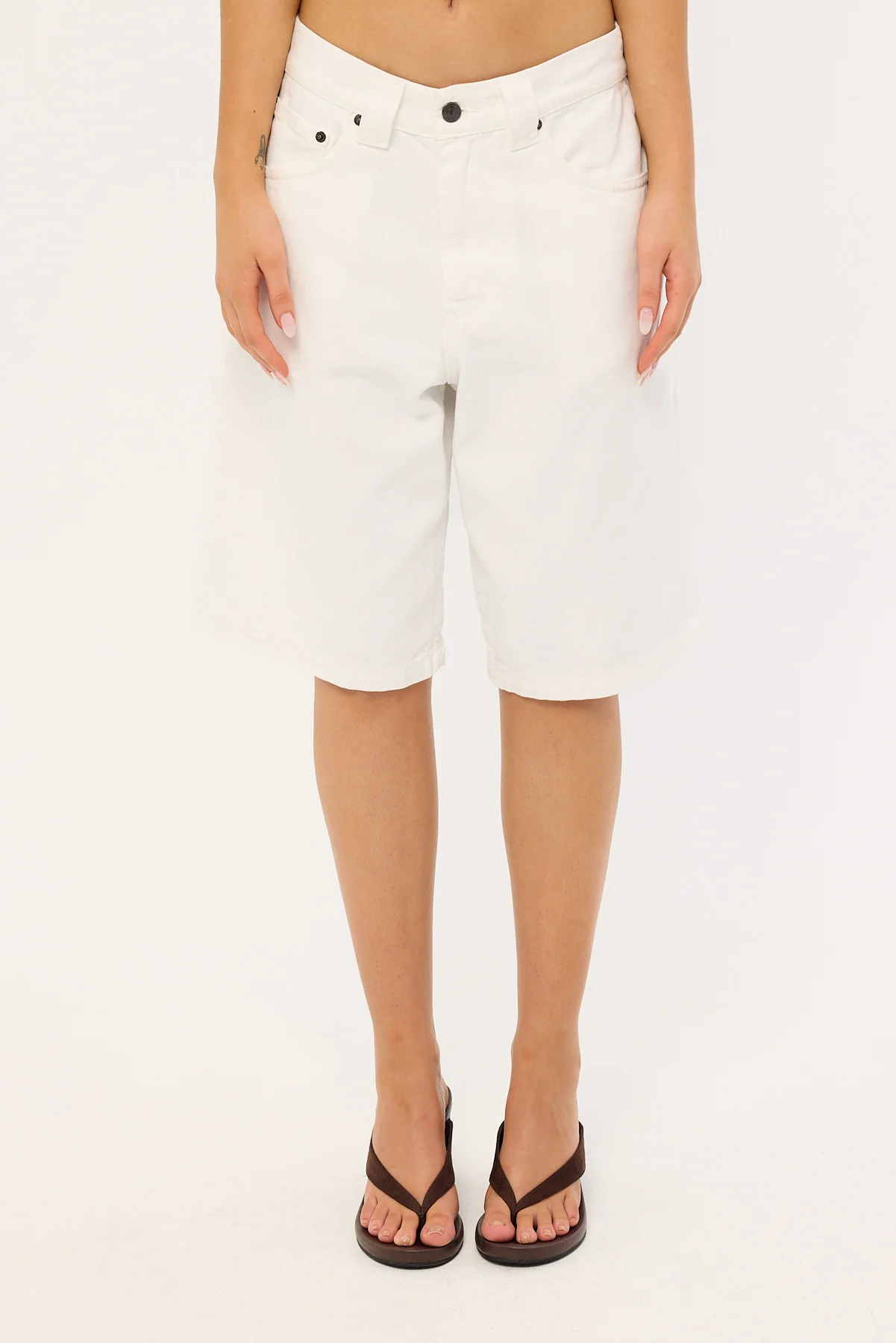Motel Low Rise Denim Skater Shorts True White - Image 7