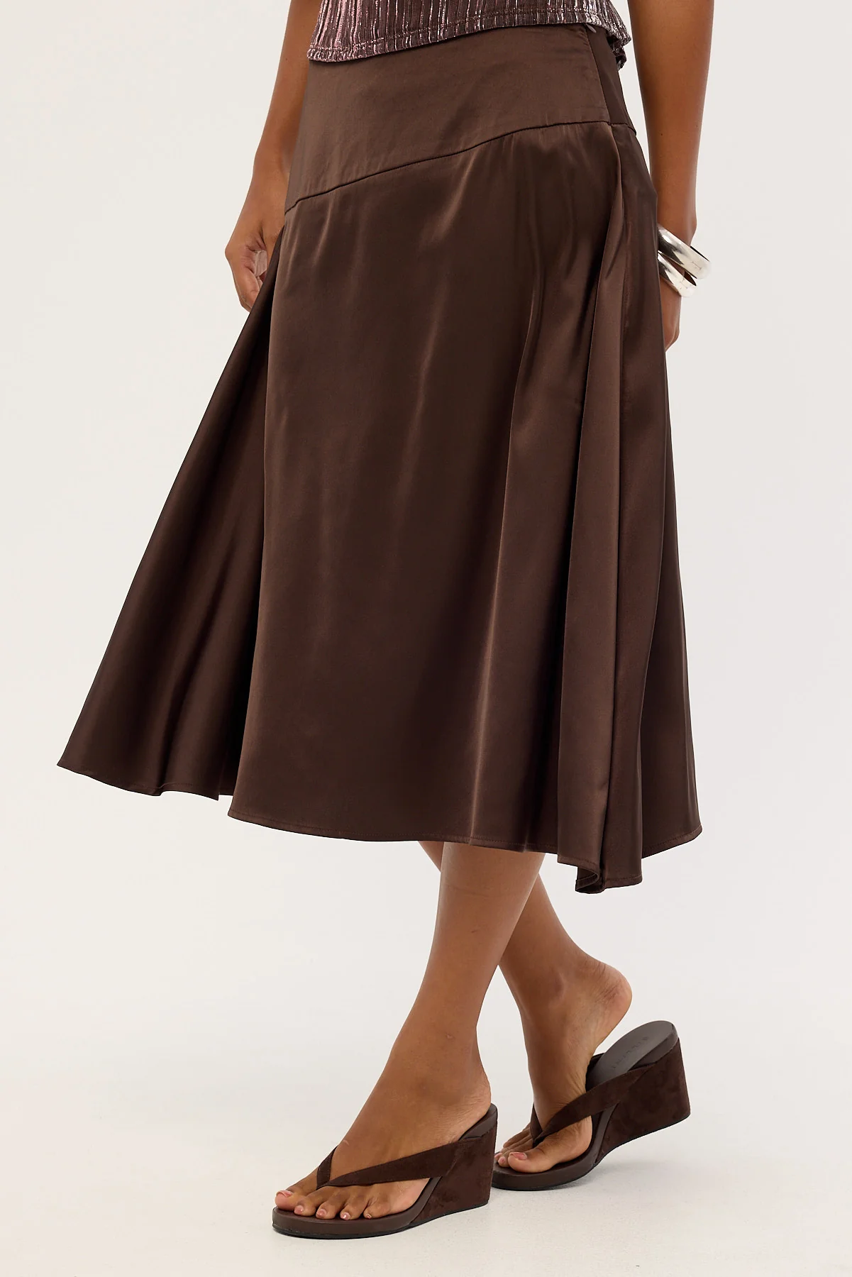 Motel Manyala Skirt SATIN DARK BROWN - Image 5