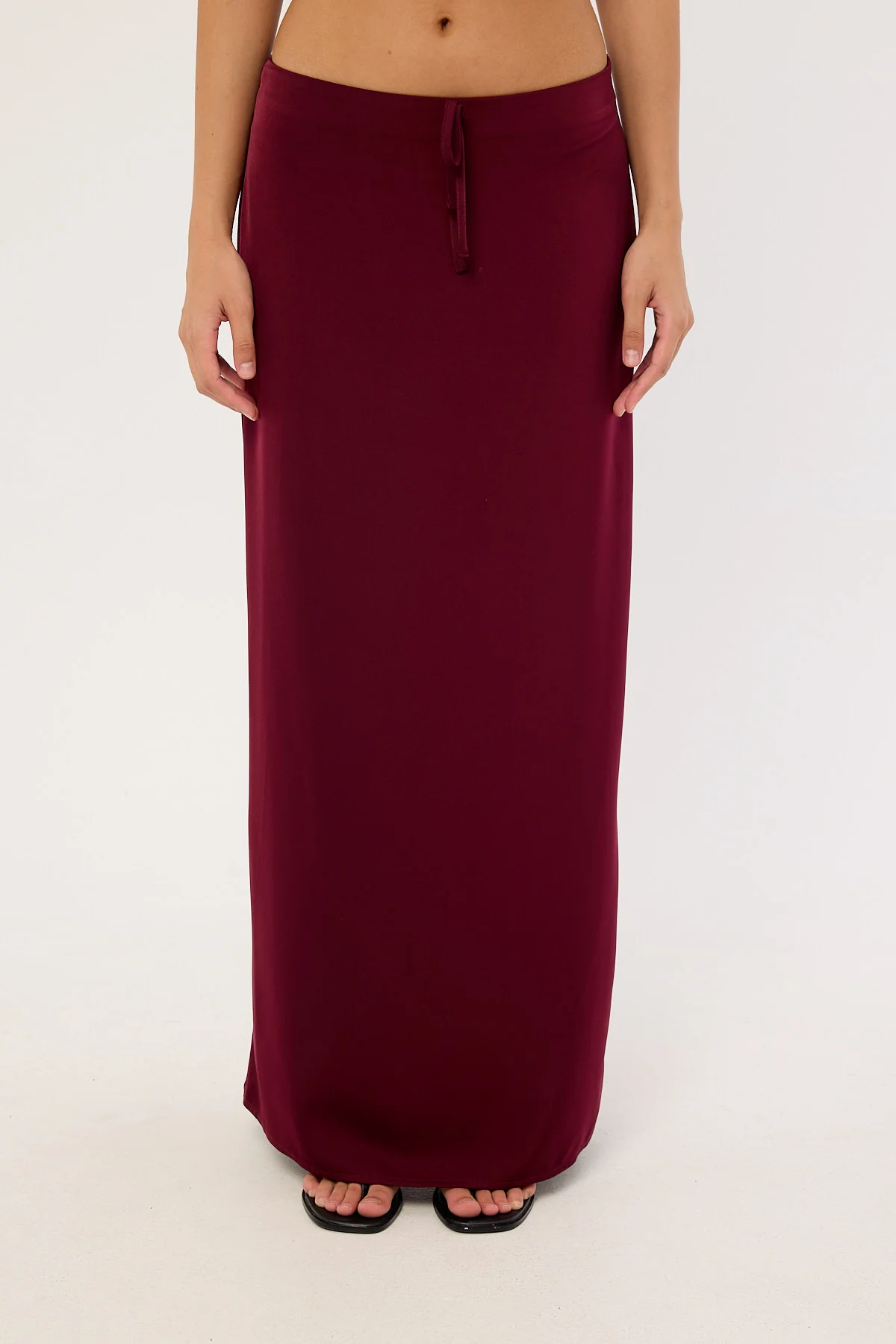 Motel Sarinem Skirt Satin Burgundy - Image 5