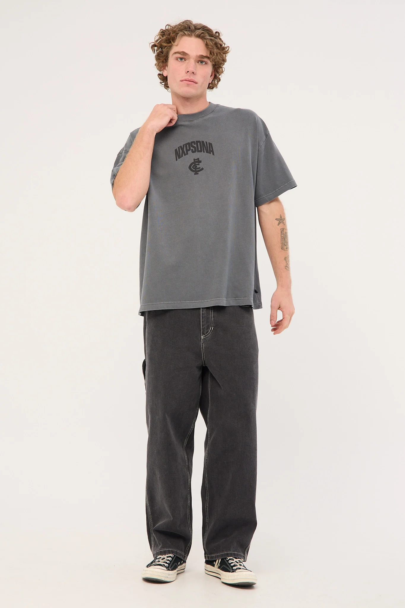 Nena & Pasadena Carlton Hunter Tee Pigment Charcoal - Image 3