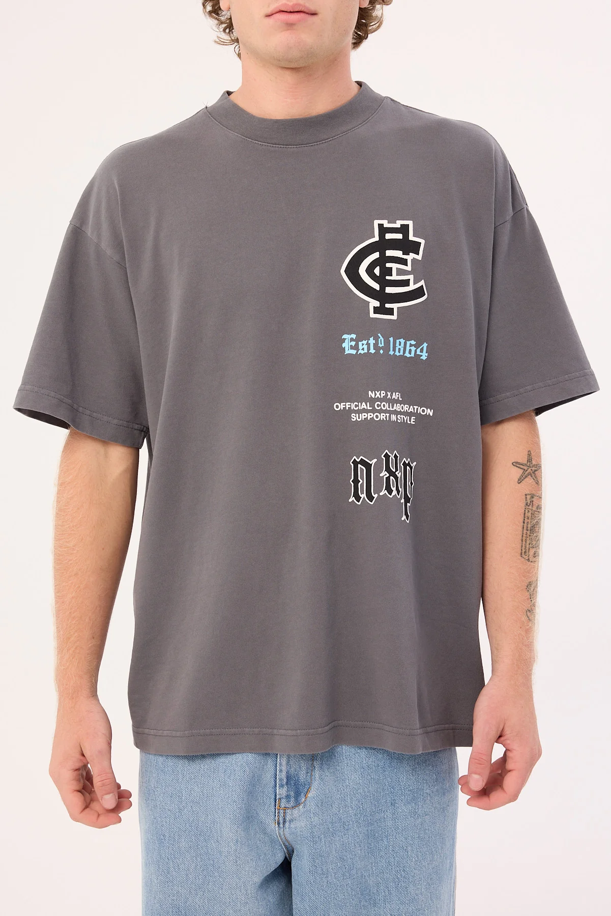 Nena & Pasadena Carlton Stack Tee Pigment Charcoal - Image 7