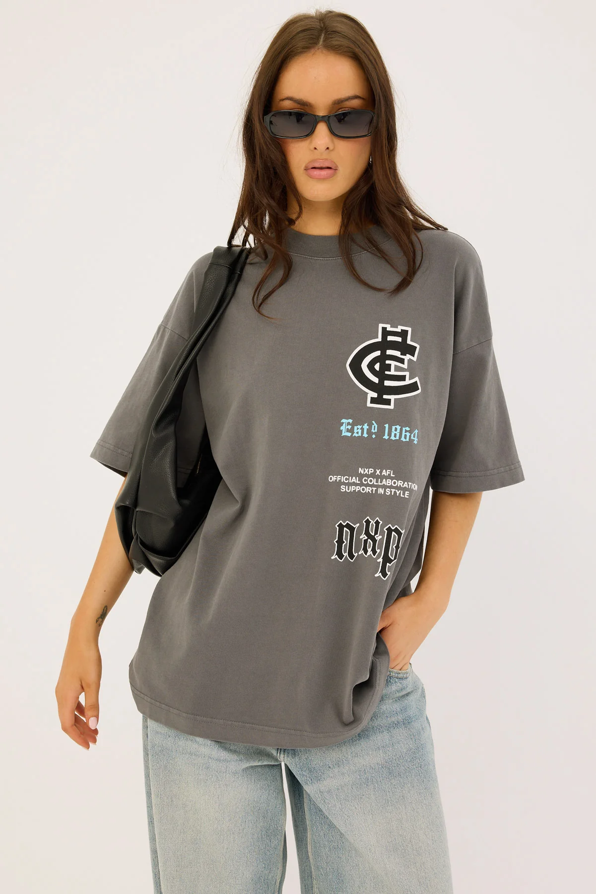 Nena & Pasadena Carlton Stack Tee Pigment Charcoal - Image 8